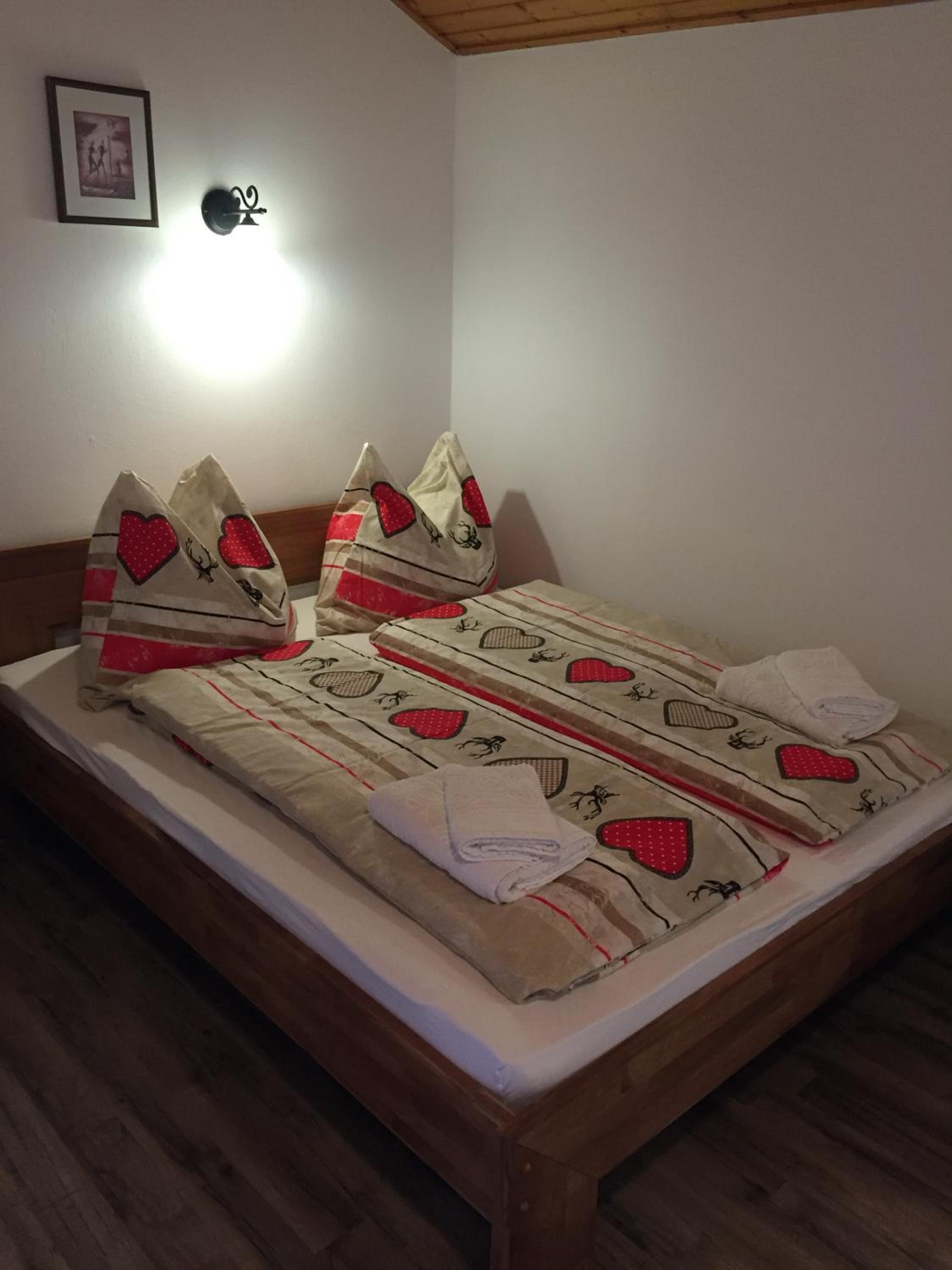 Standard Double Room - Photo 8