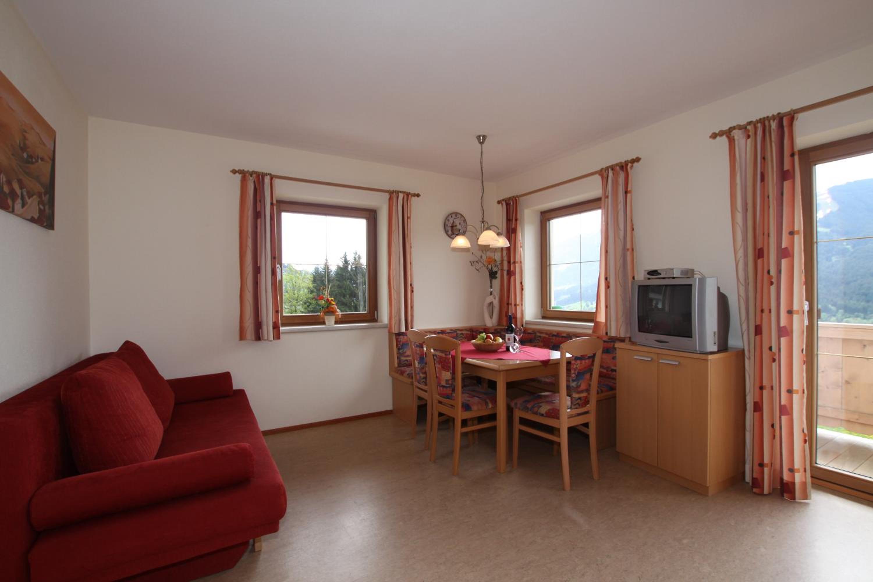 Standard Two-Bedroom Apartment with Balcony photo 3