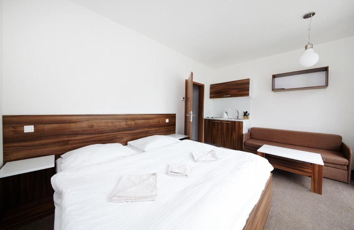 Studio Apartment - Photo 31