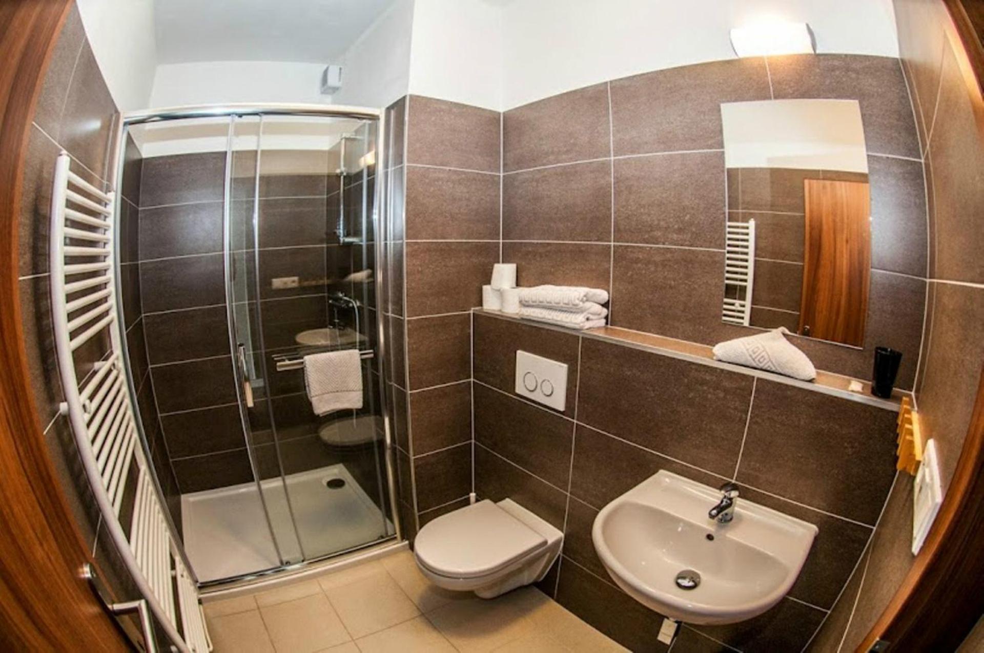 Studio Apartment - Photo 32