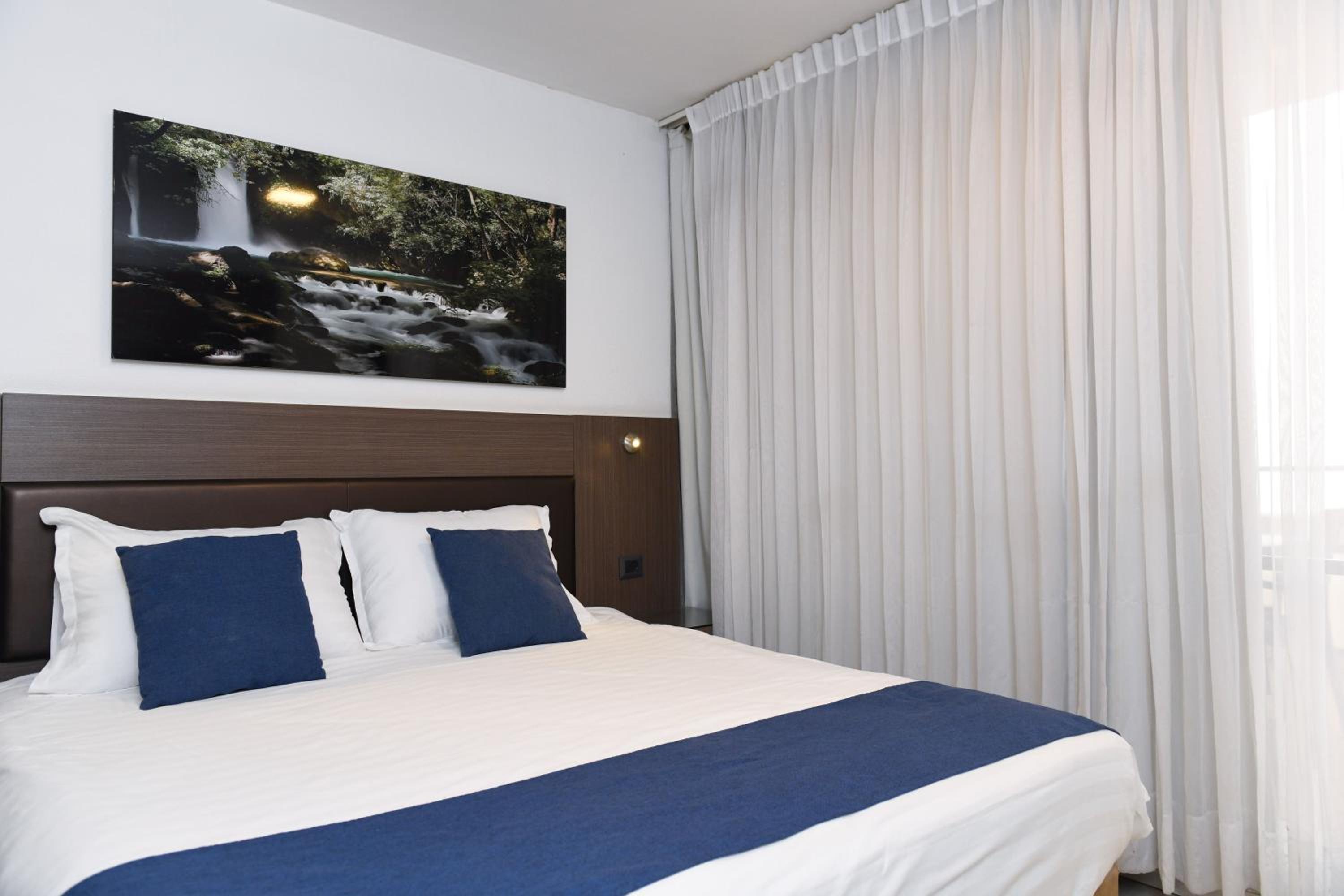 Two Bedroom Superior Suite (4 Adults + 1 Child)  photo 3