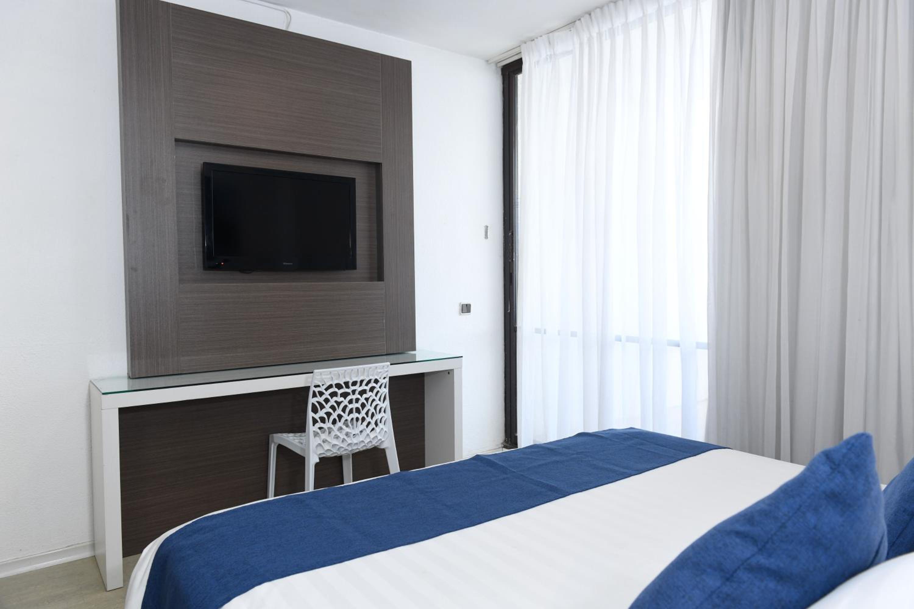 Two Bedroom Junior Suite (4 Adults + 1 Child) With Lake View