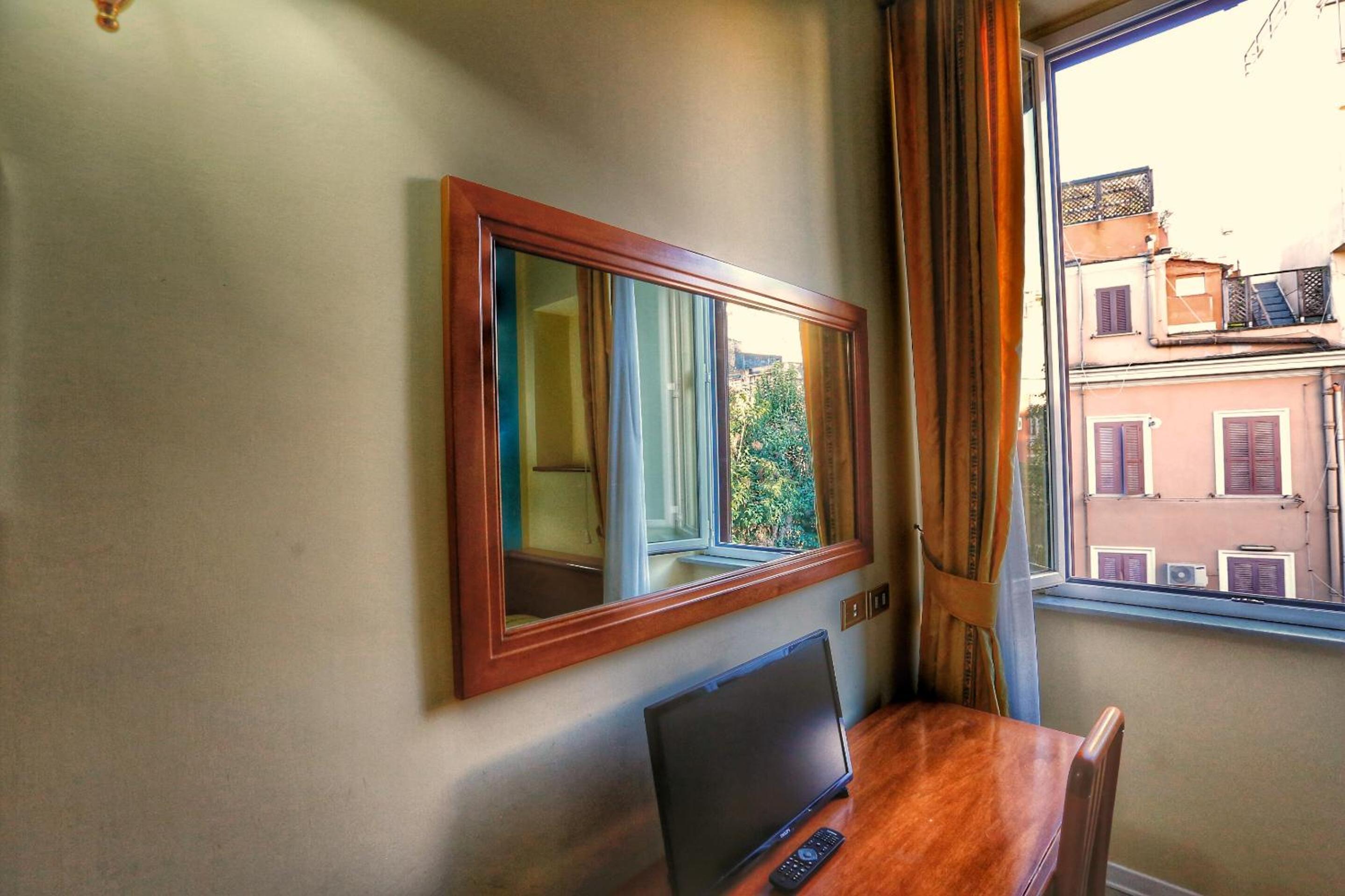 Single Room photo 2