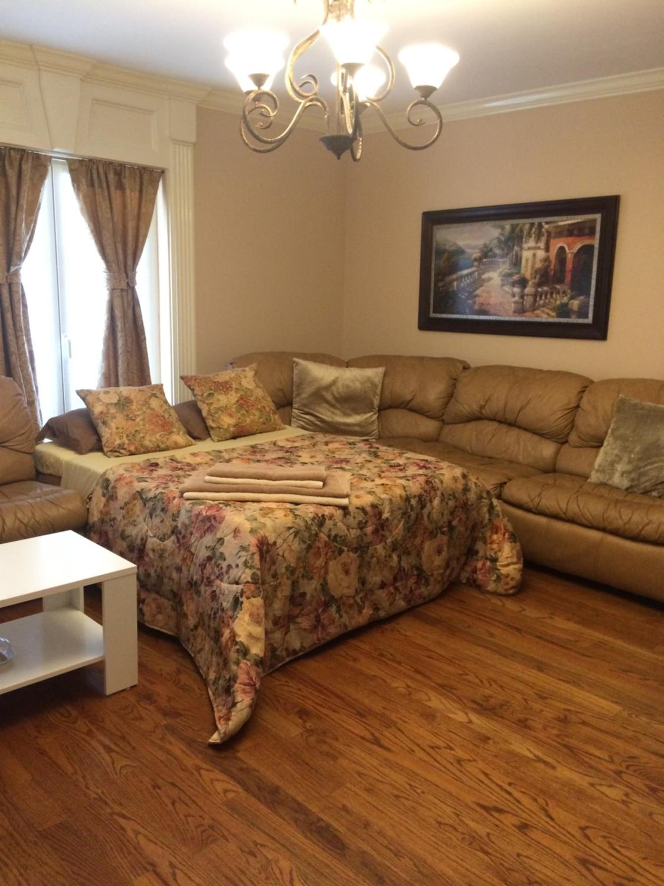 Two-Bedroom Apartment - Photo 5