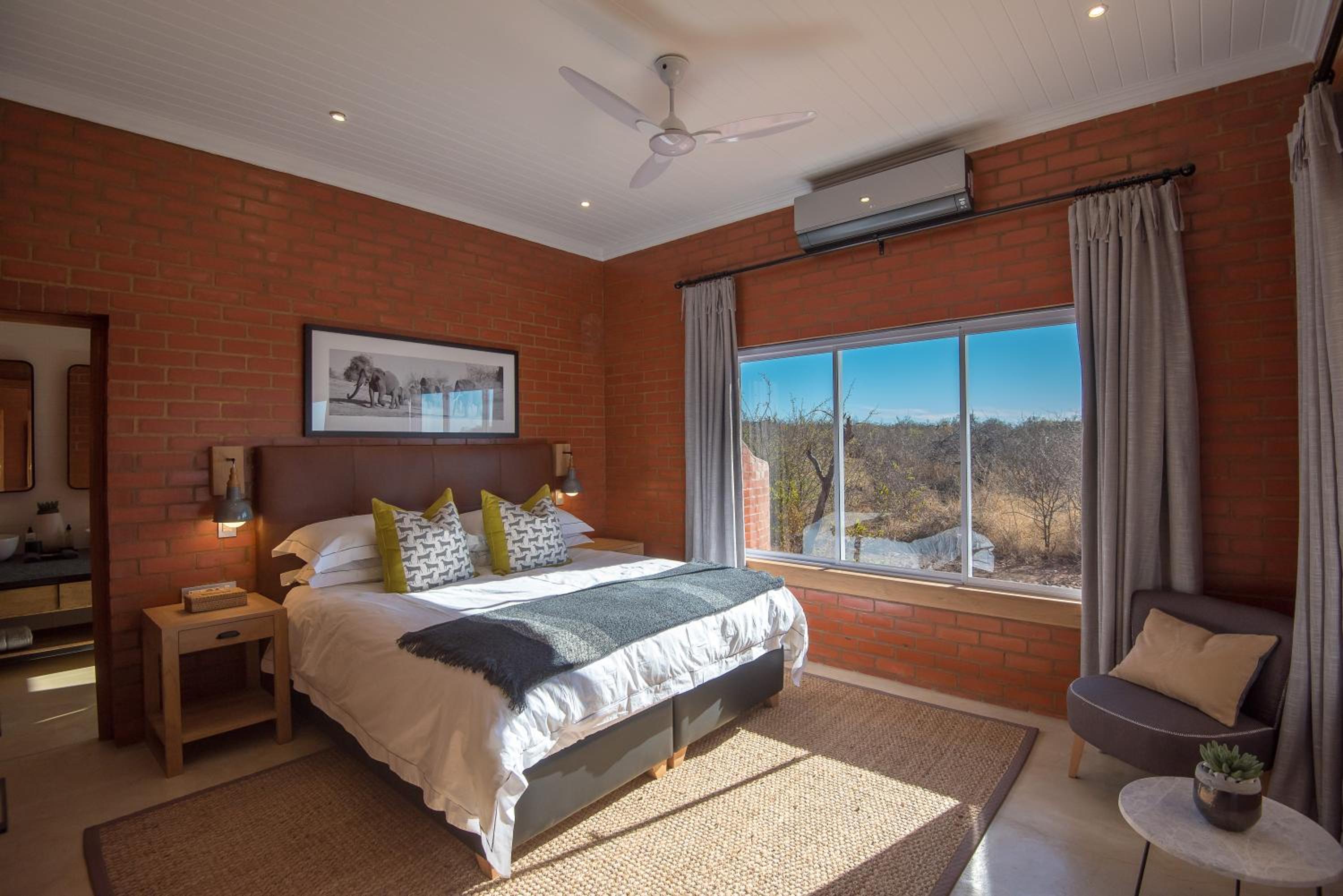 Luxury Suite photo 1