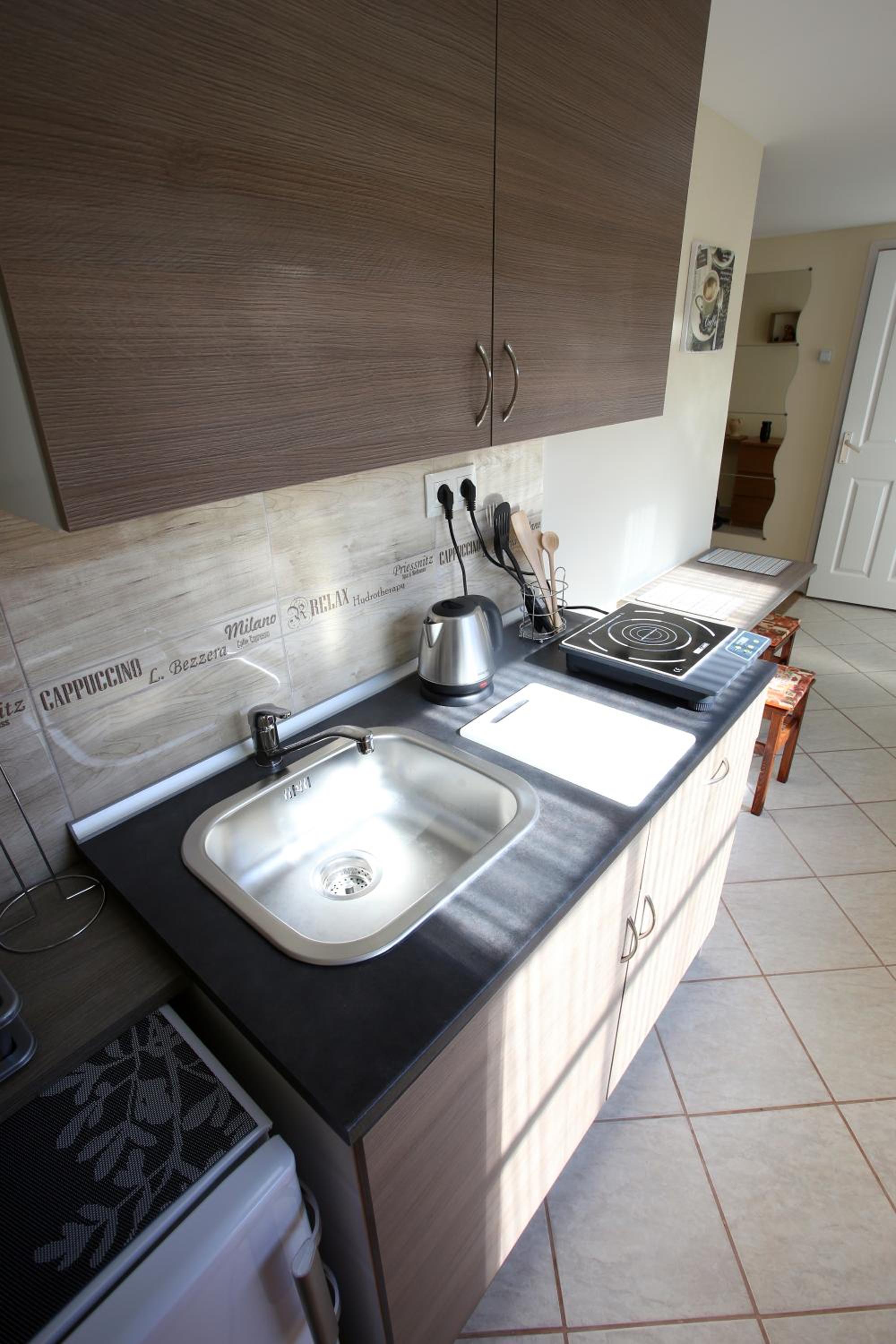 Studio Apartment - Photo 9