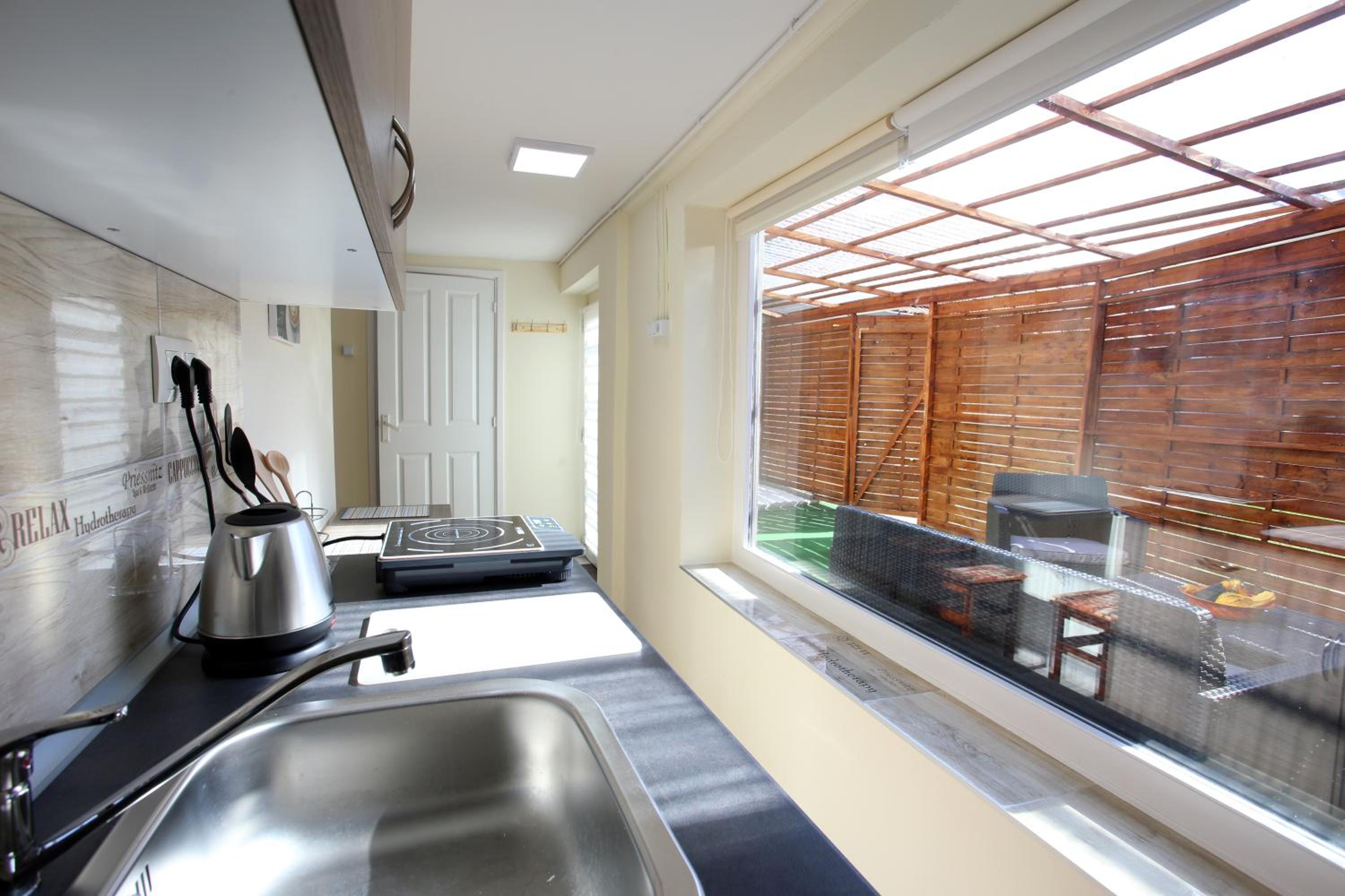 Studio Apartment - Photo 10
