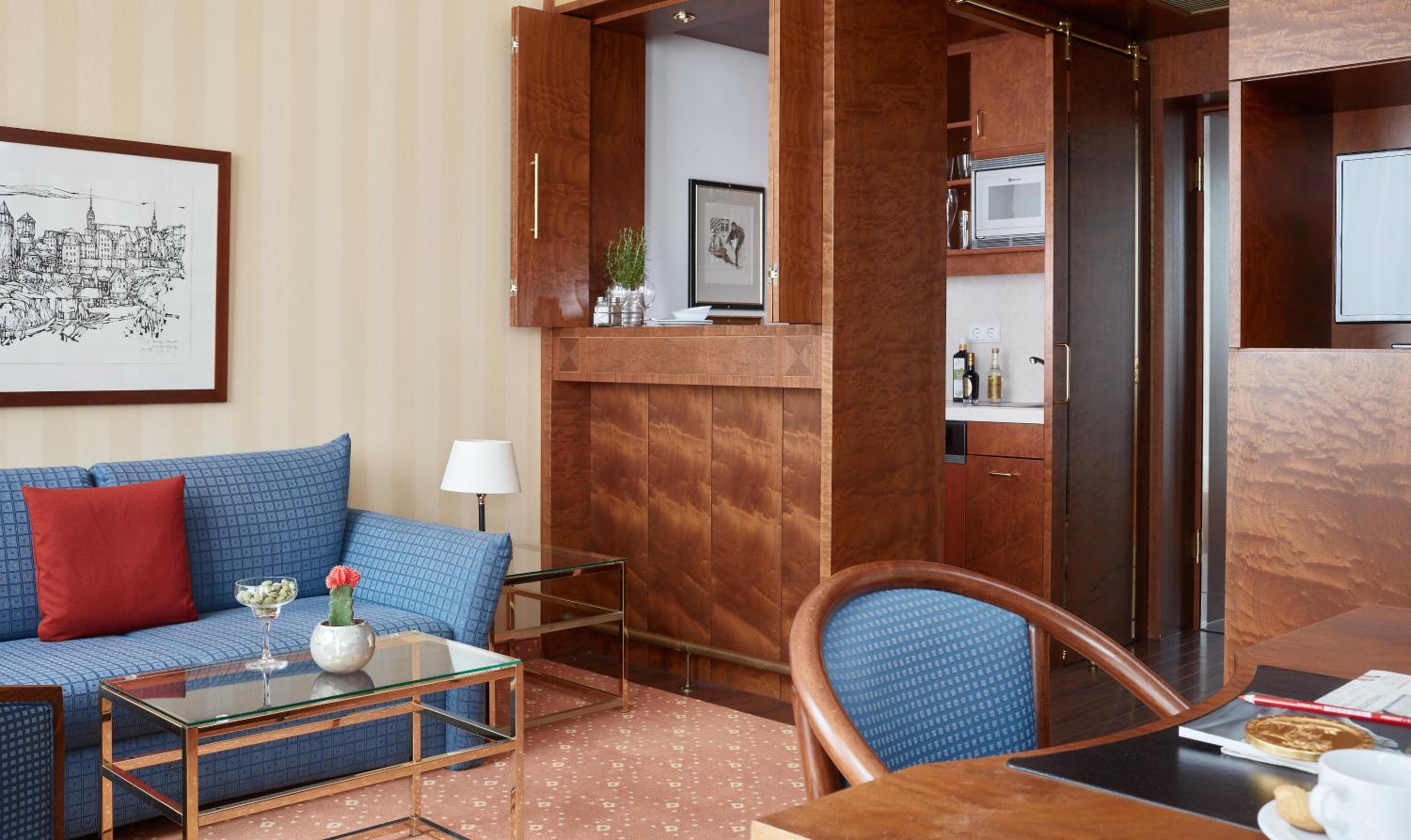 Business Double Apartment thumbnail 6