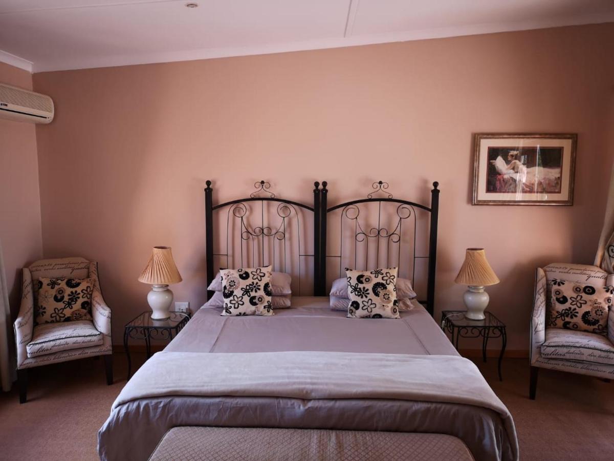Standard King Room photo 1