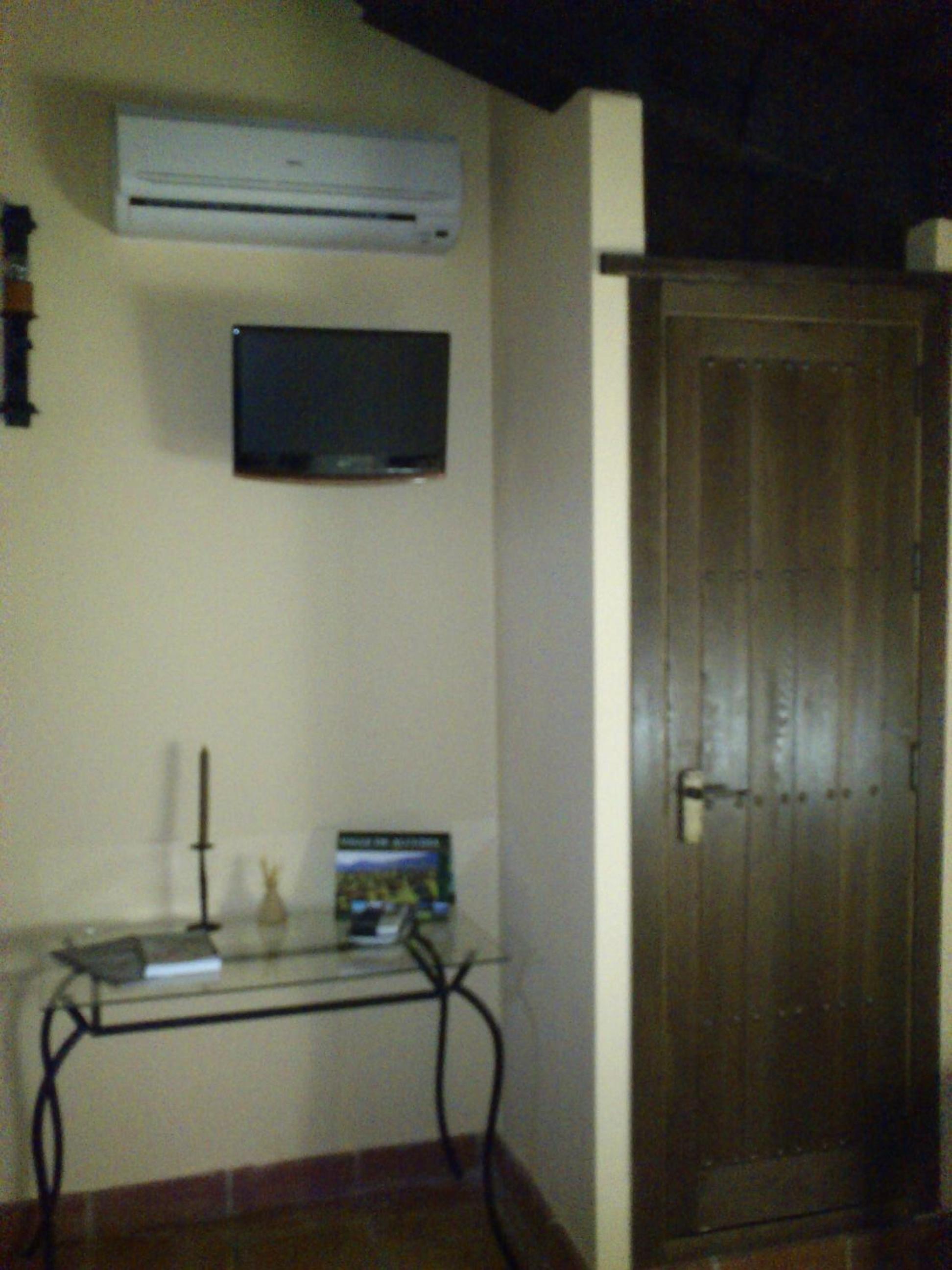 Double Room - Photo 5