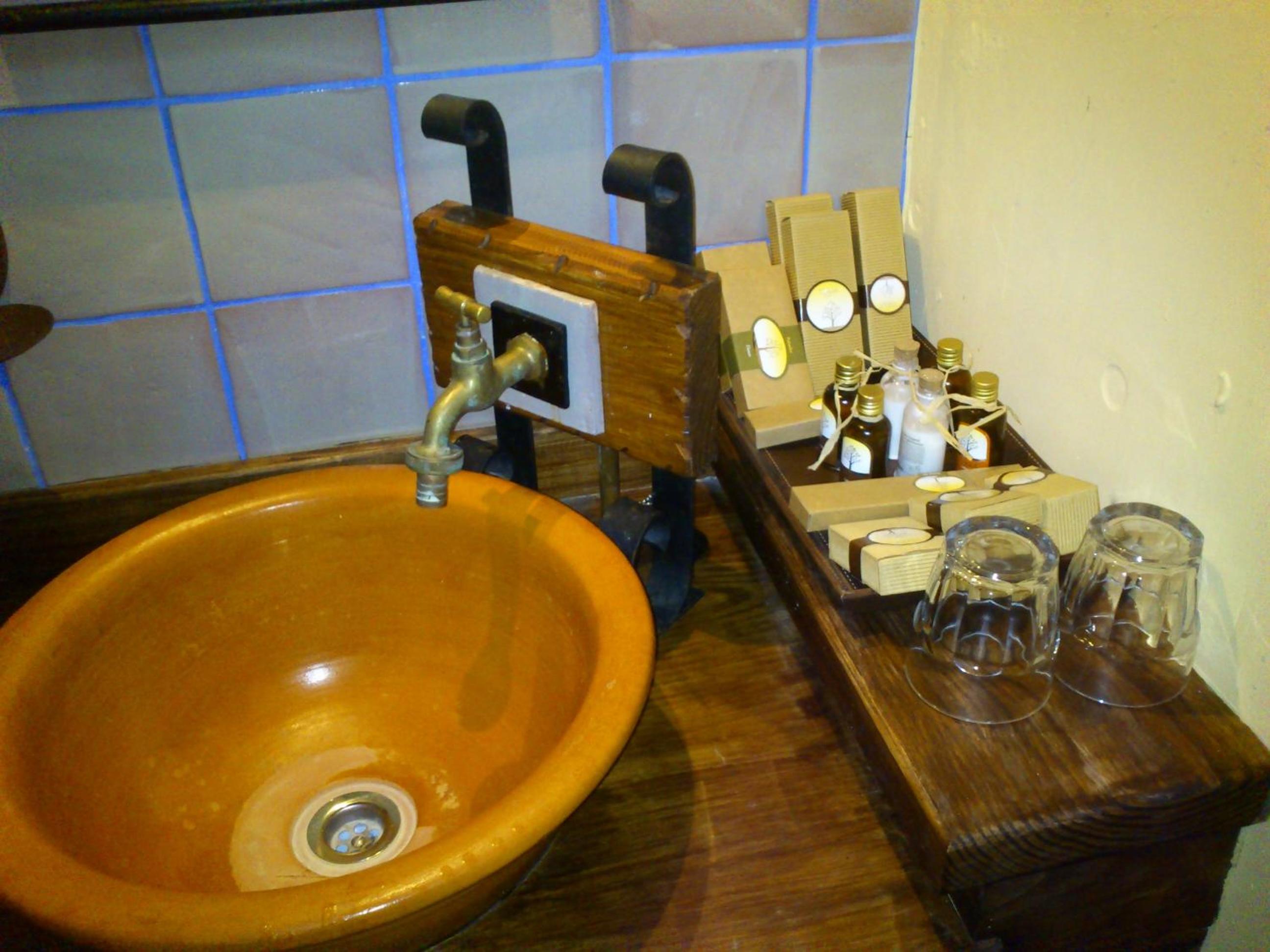 Twin Room - Photo 4