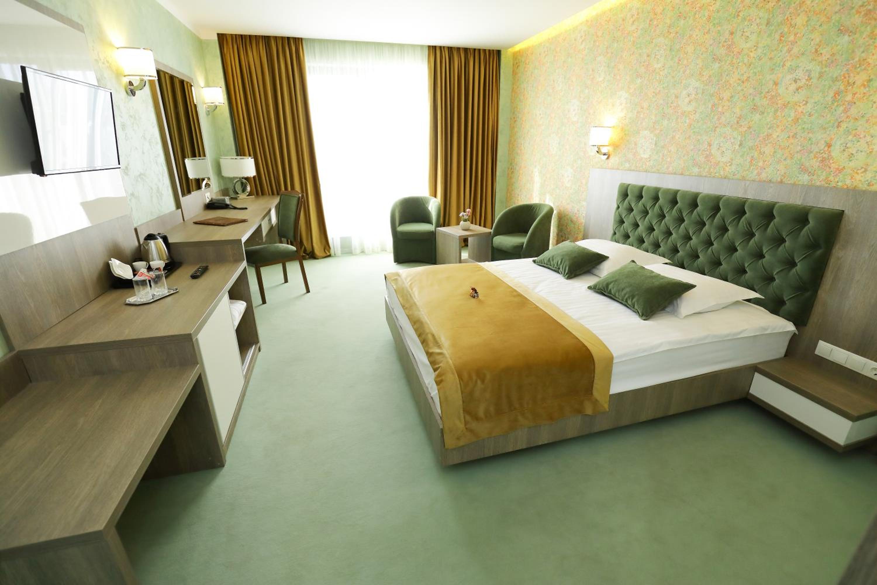 Deluxe Double Room with Balcony - Photo 20