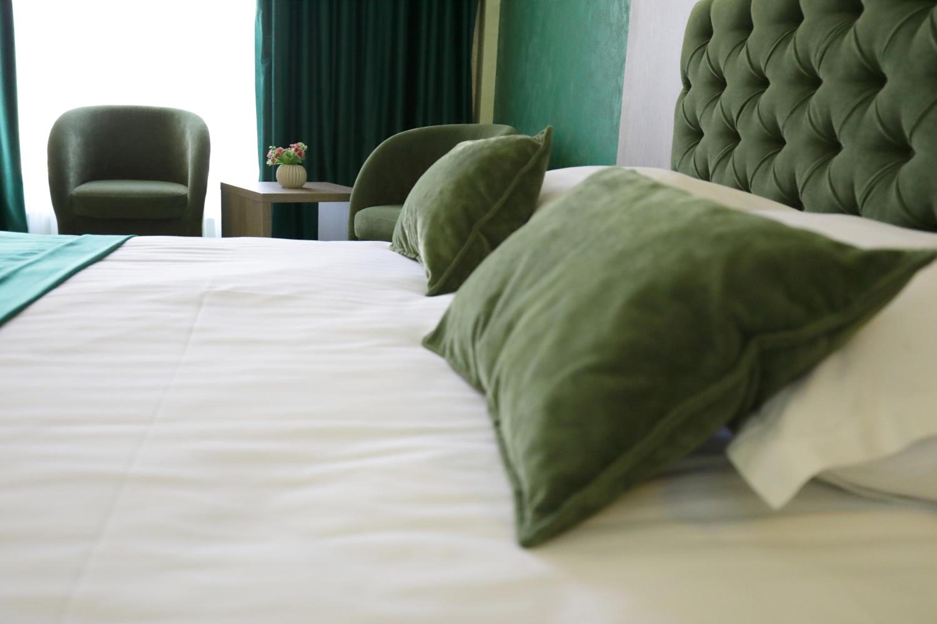 Deluxe Double Room with Balcony - Photo 2