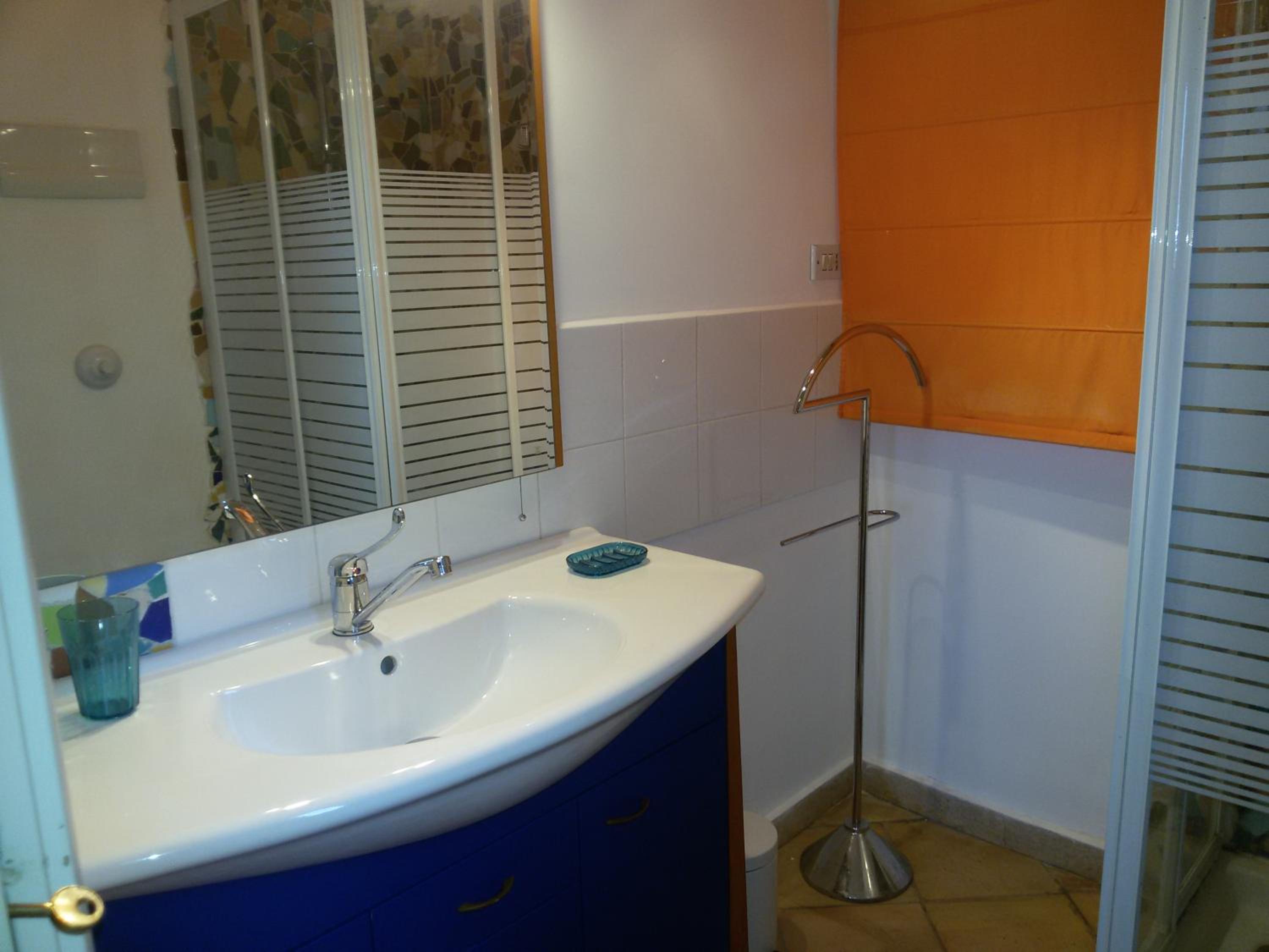 Apartment with Garden View - Photo 7