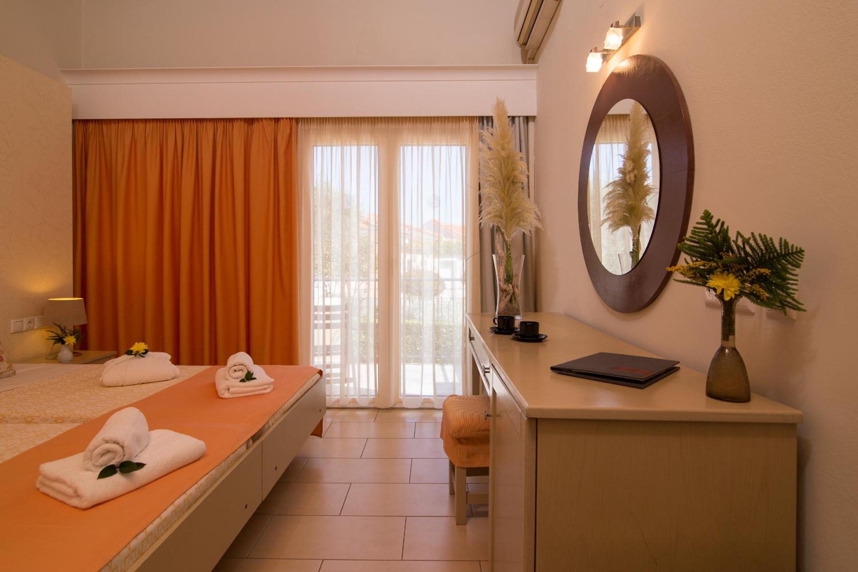 Twin Room with Sea View photo 1