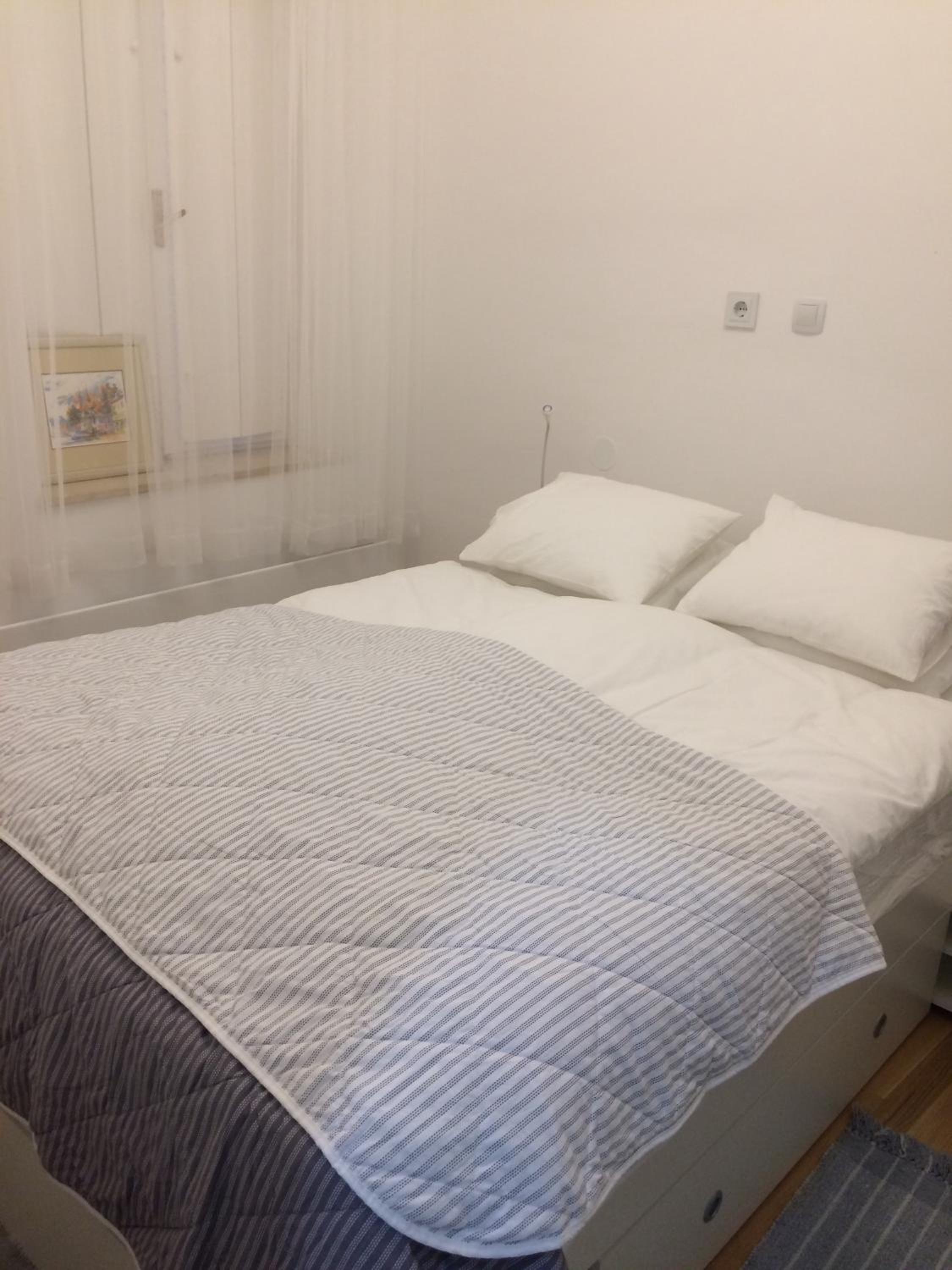 Studio Apartment - Photo 12