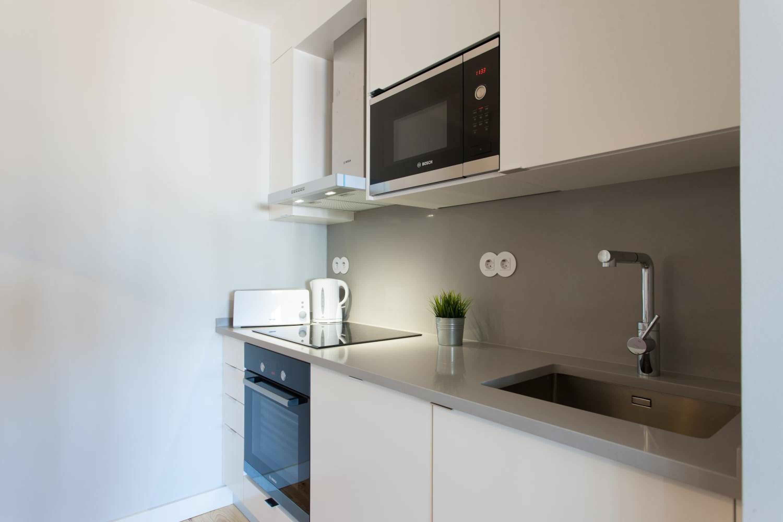 Two-Bedroom Apartment - Photo 5