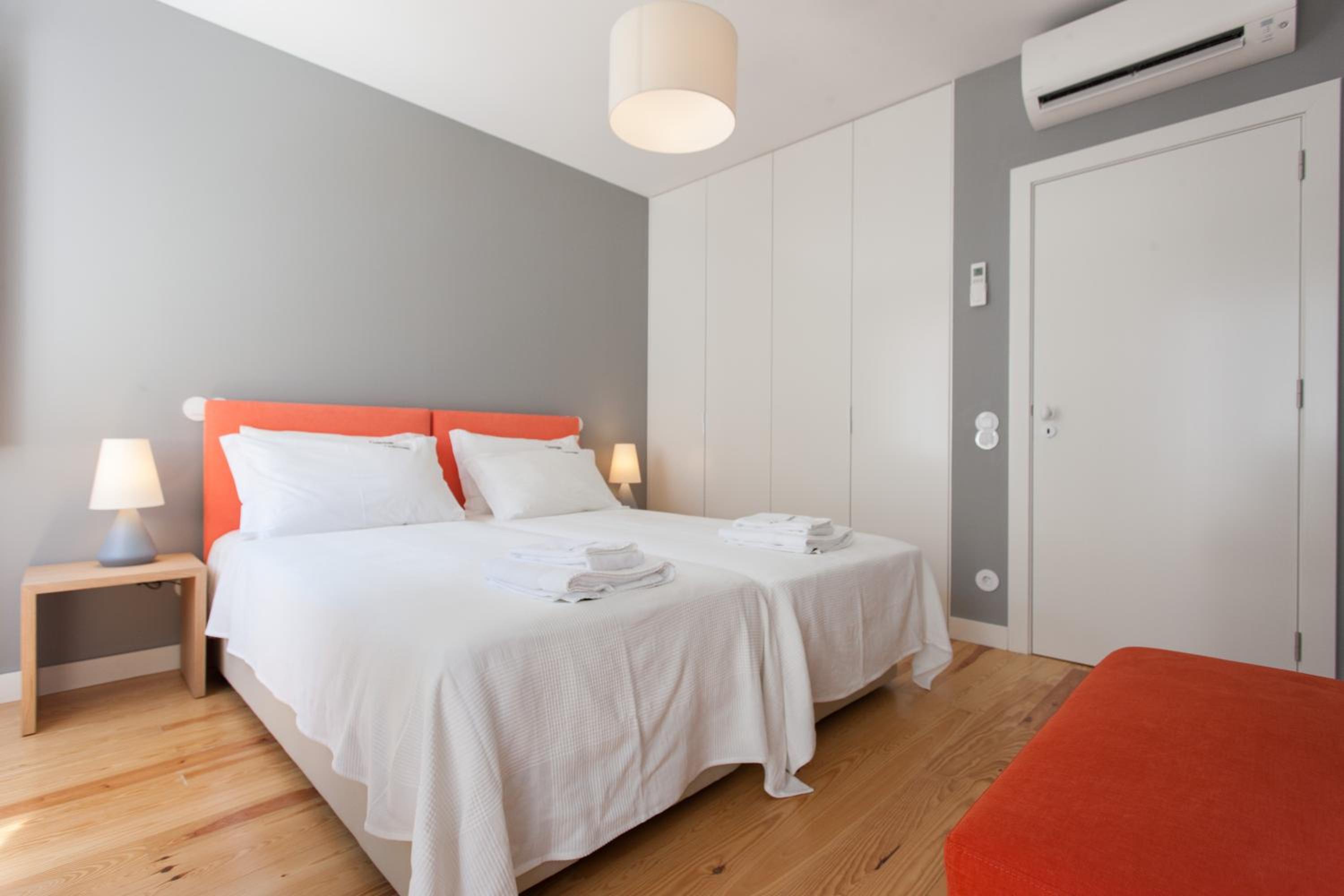 Two-Bedroom Apartment - Photo 19