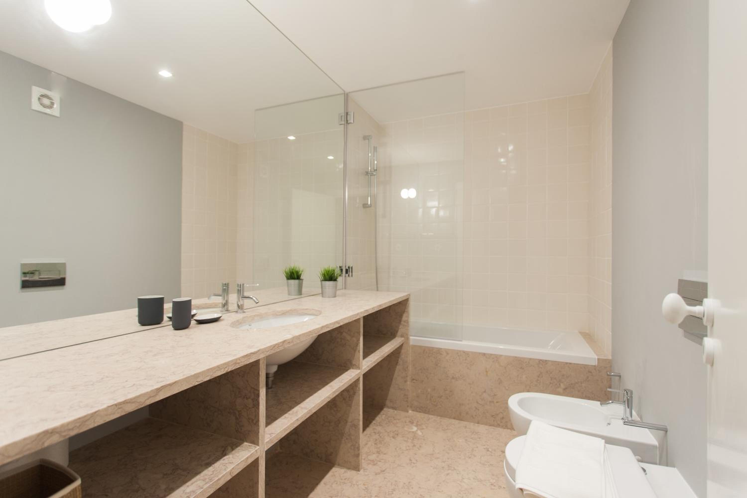 One-Bedroom Apartment - Photo 16