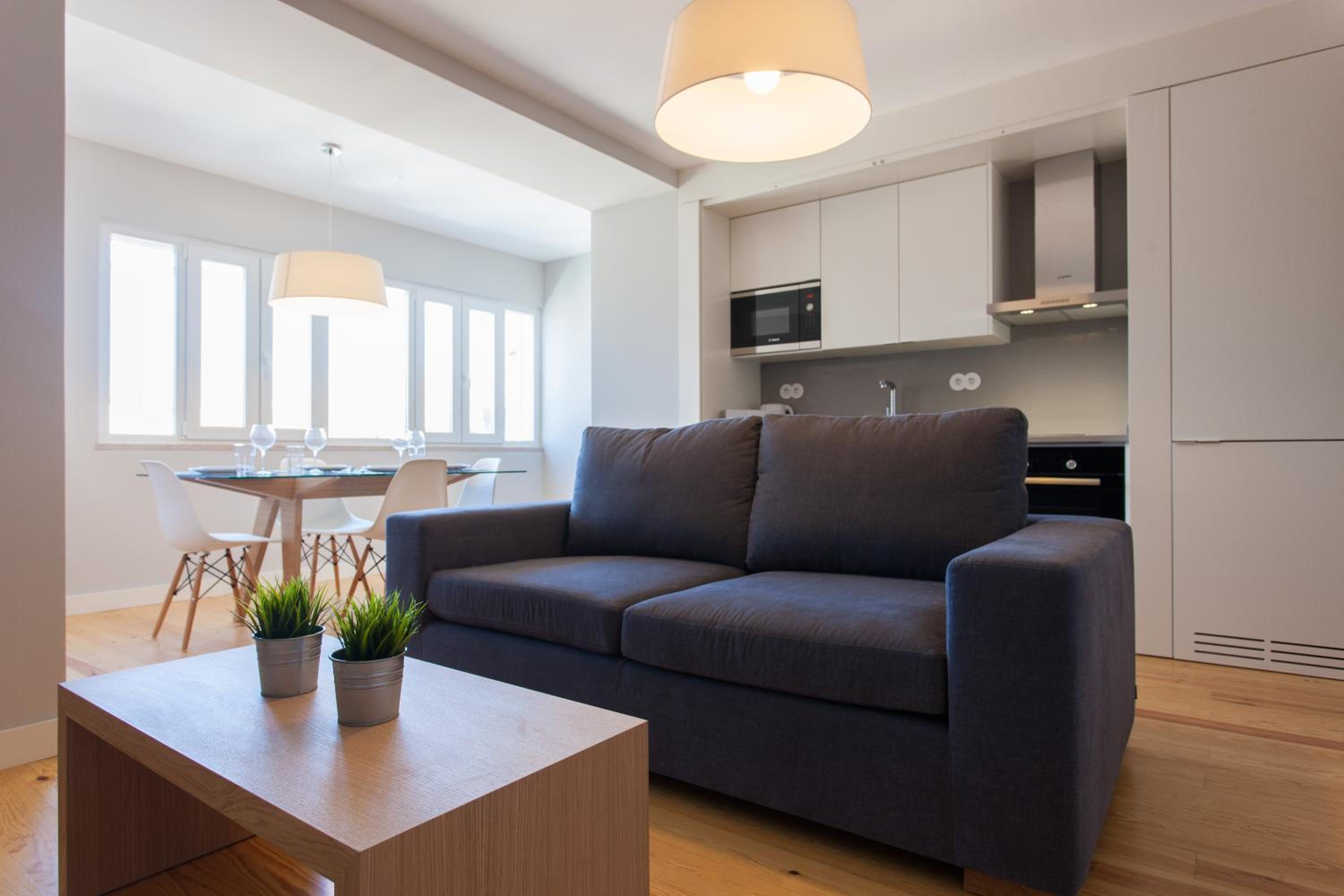 One-Bedroom Apartment - Photo 2