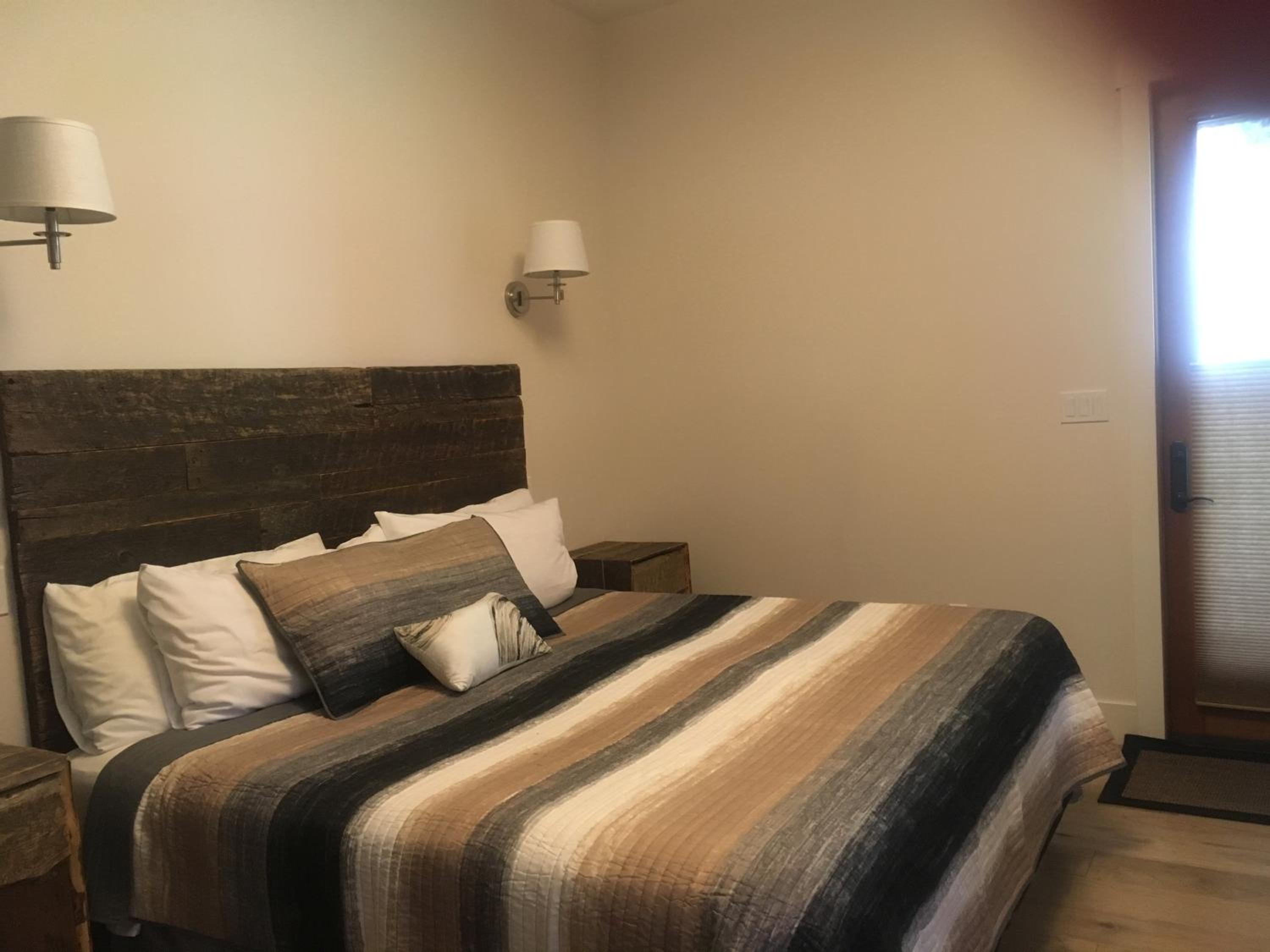 King Room with Balcony photo 2