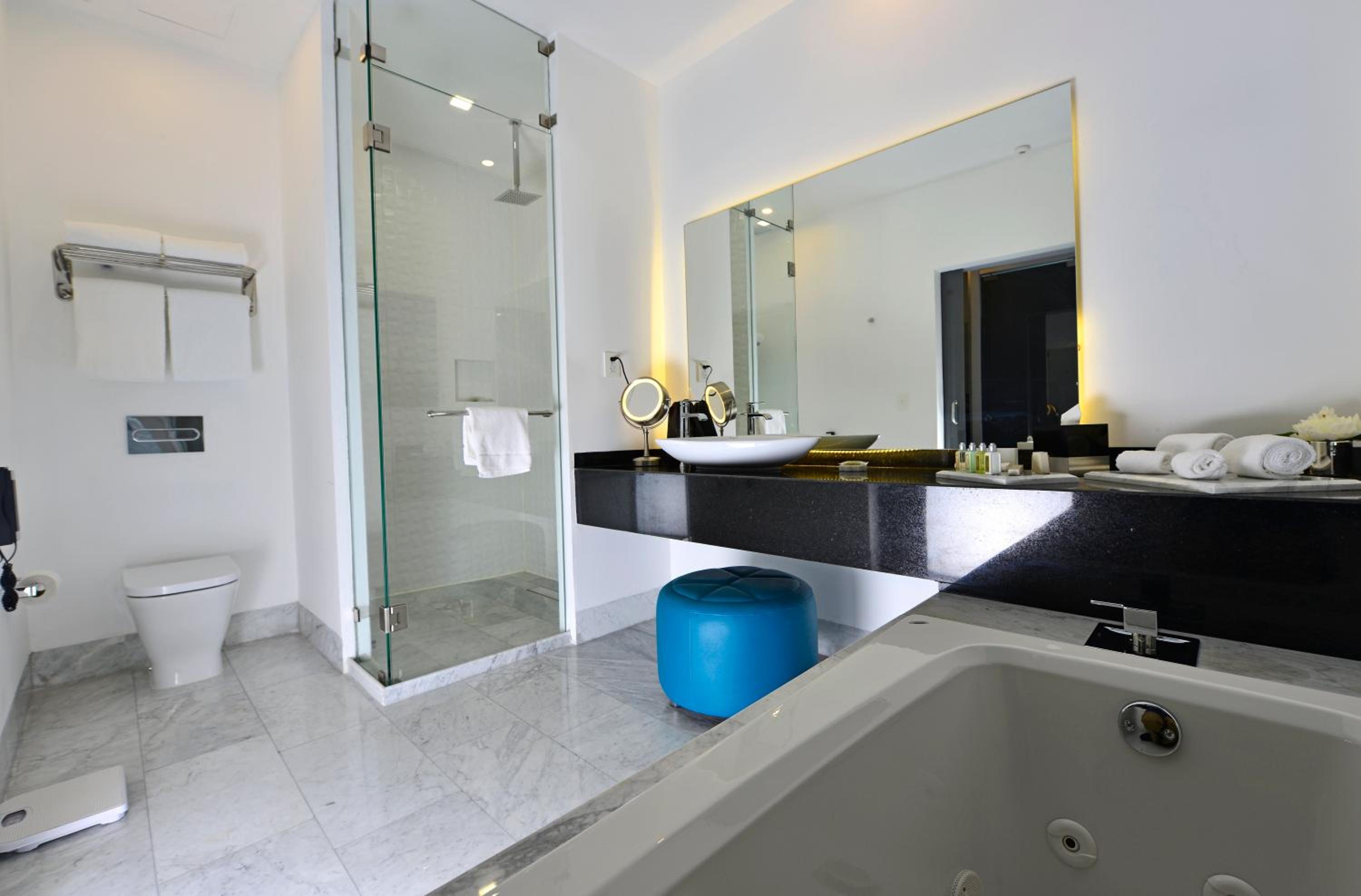 Suite with City View photo 2