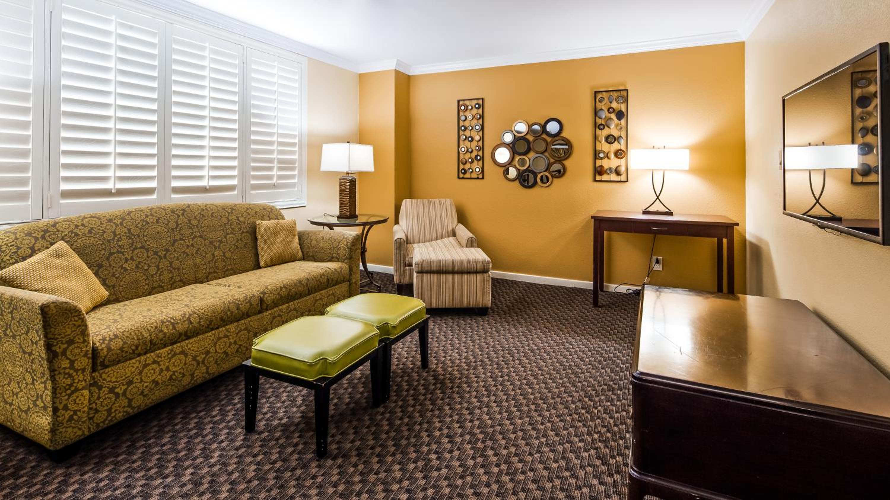 Junior Suite (No Resort Fees + Free Parking) photo 3