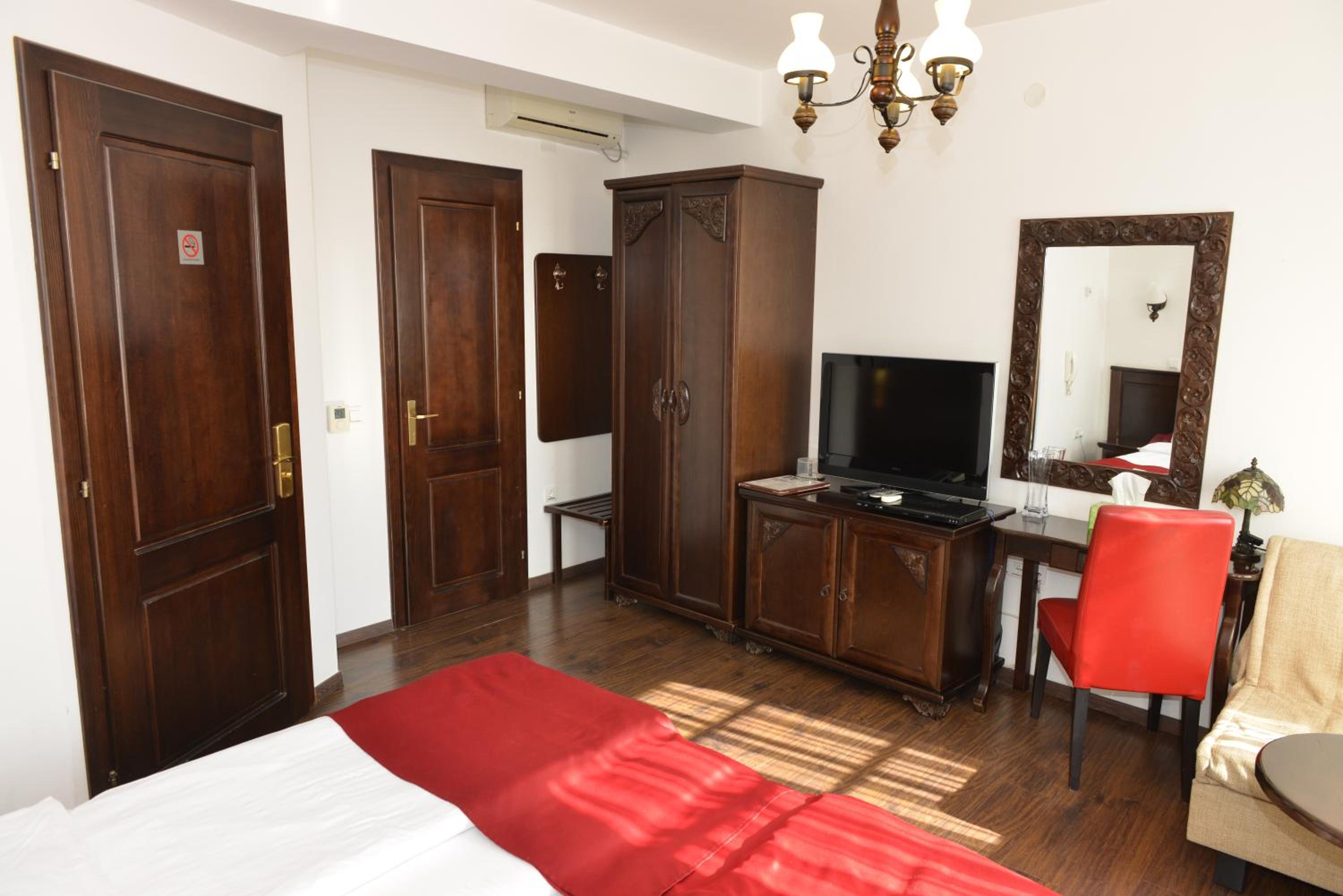 Deluxe Double Room - Photo 3