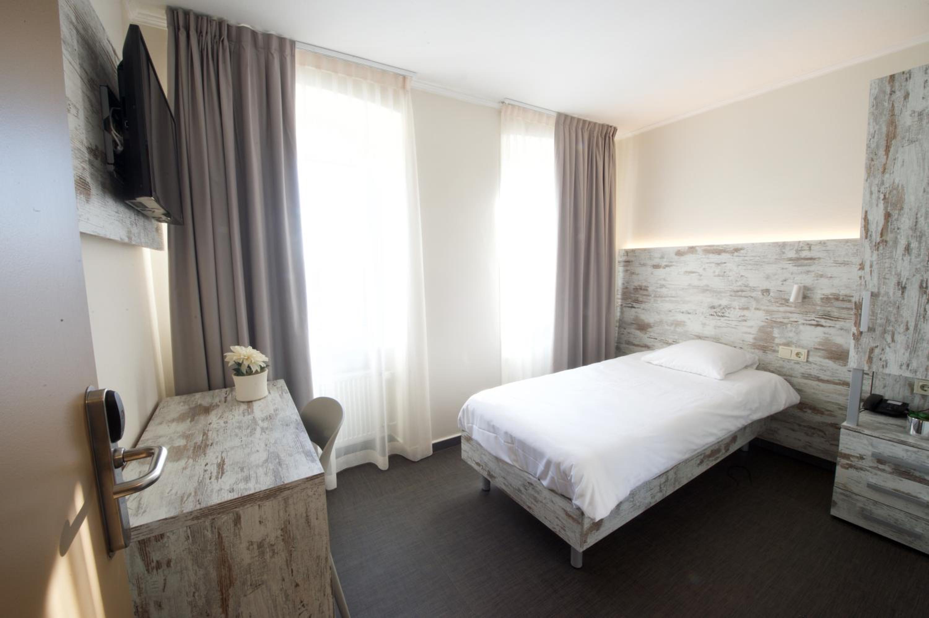 Standard Single Room photo 2