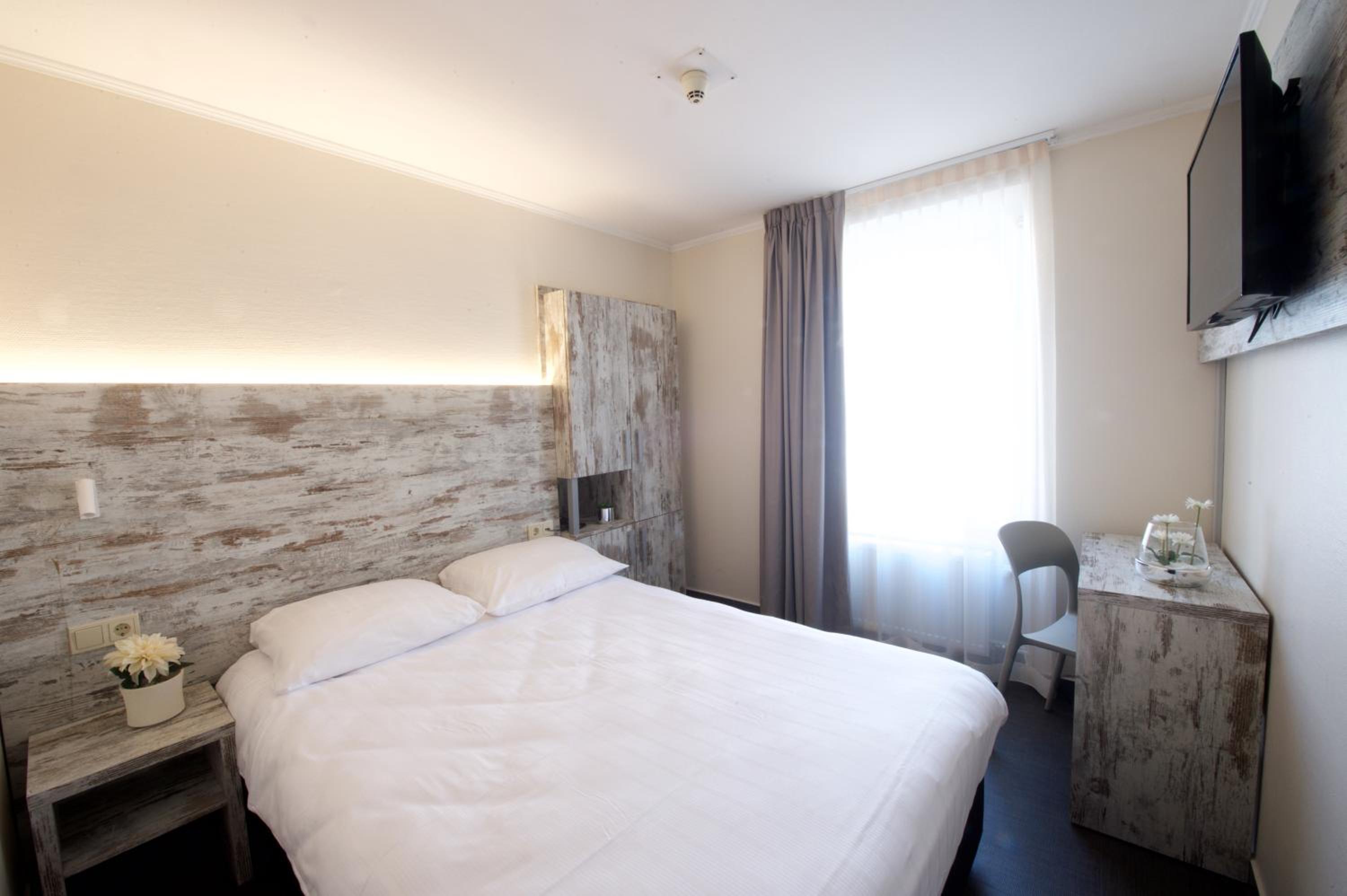 Standard Double Room - Photo 1