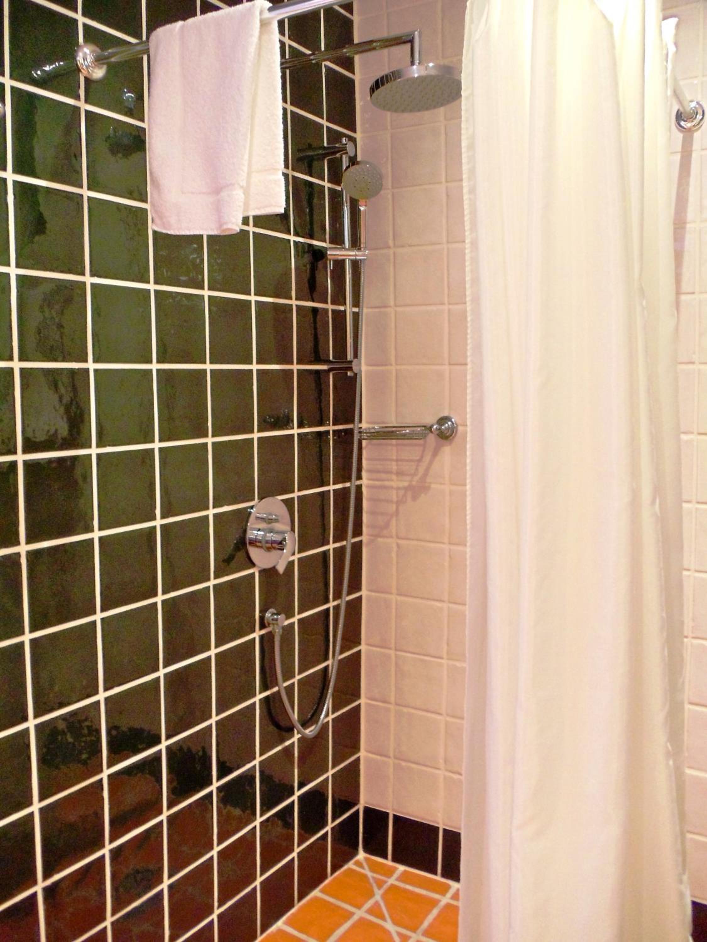 Twin Room - Photo 8