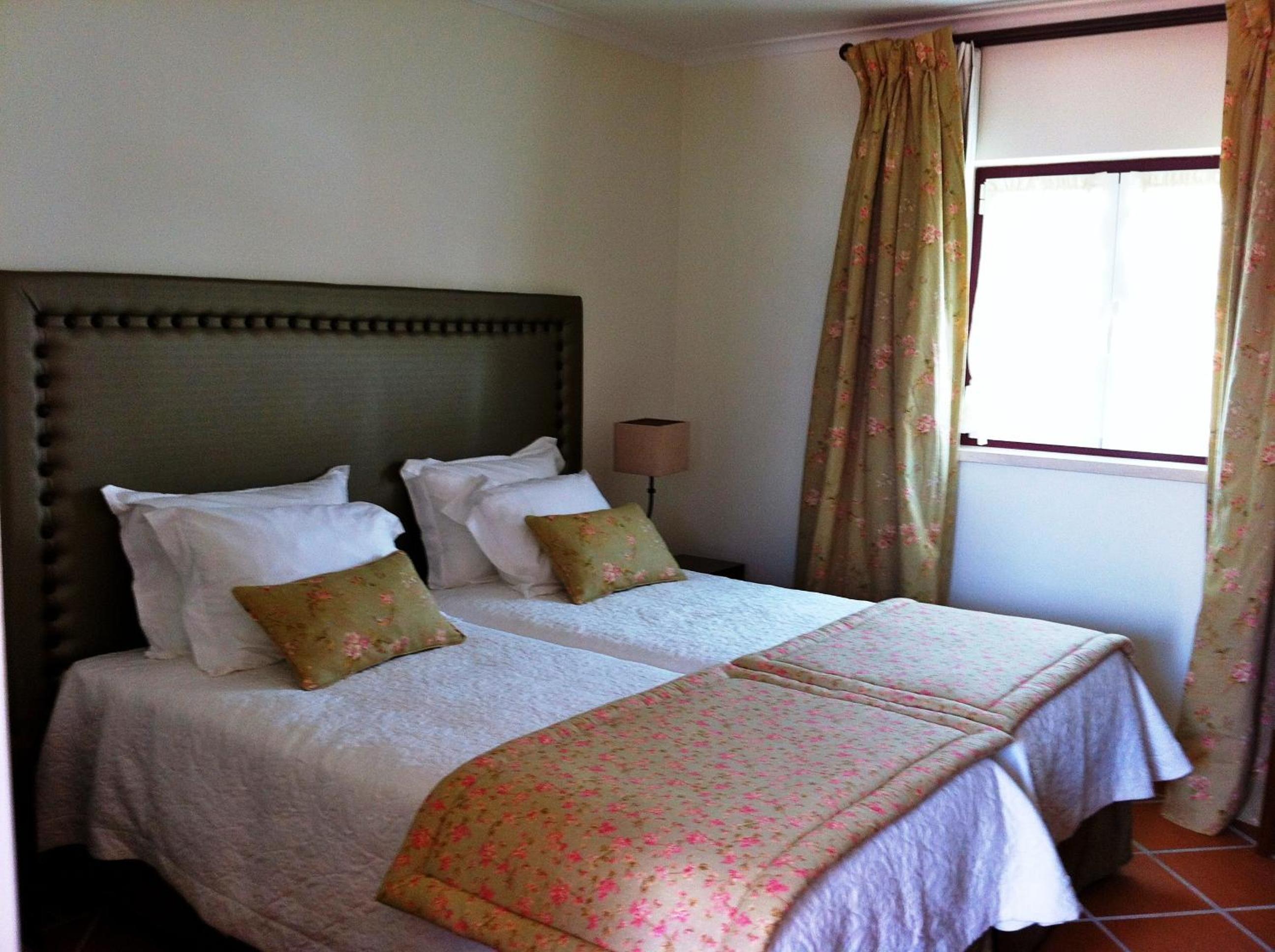 Twin Room - Photo 2