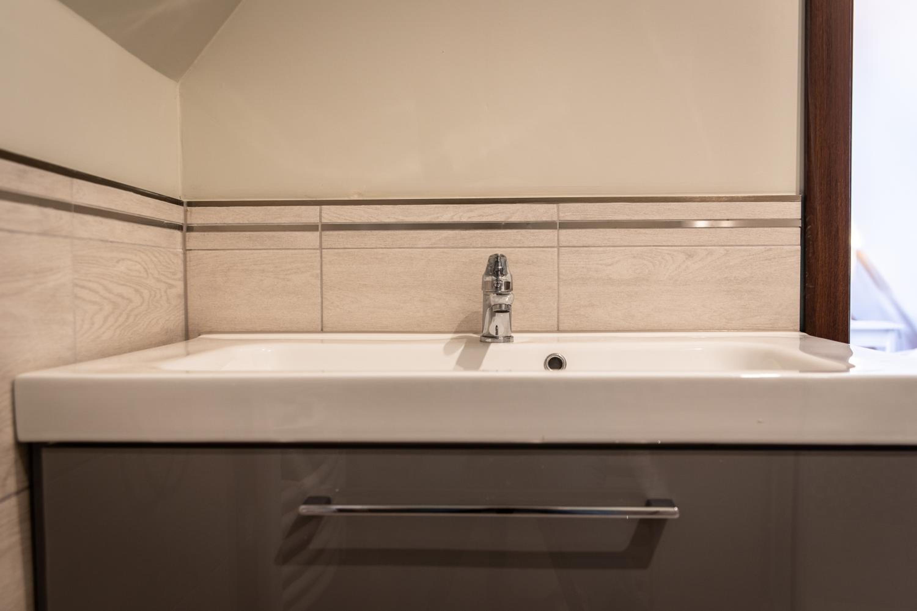 Studio Apartment - Photo 26