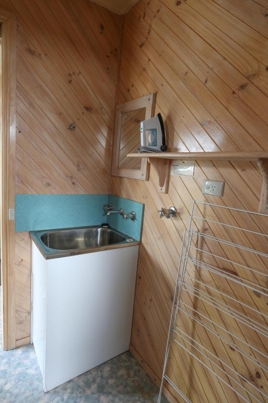 Three-Bedroom Cottage (Sleeps 8) photo 2