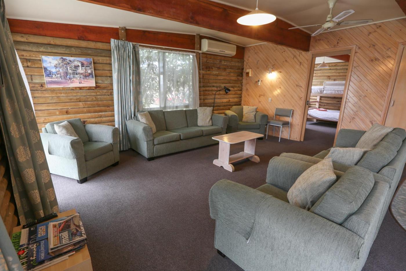 Three-Bedroom Cottage (Sleeps 8)