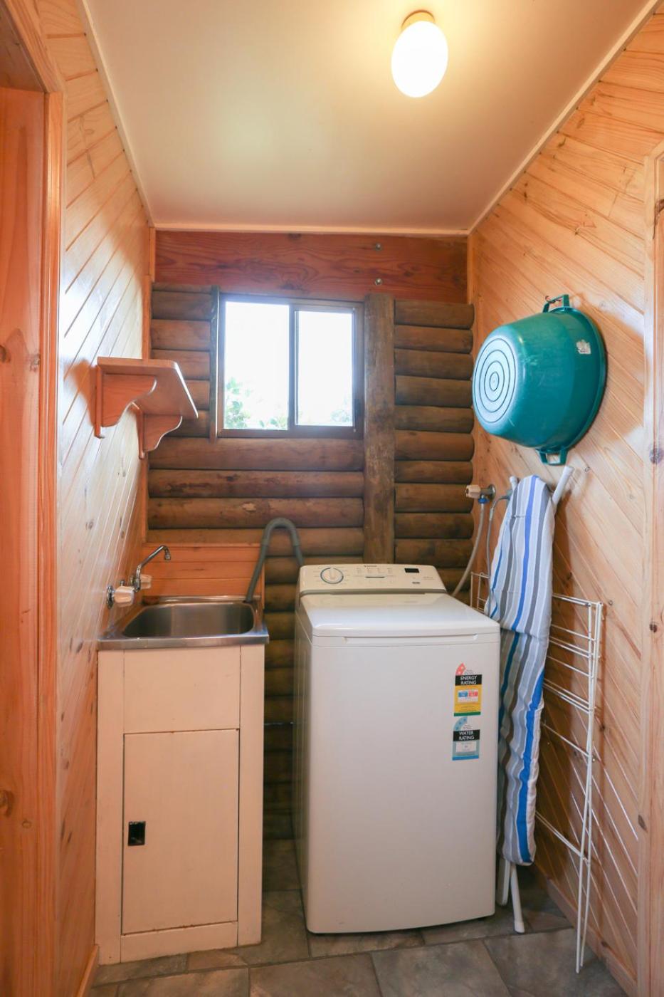Two-Bedroom Cottage (Sleeps 5) photo 2