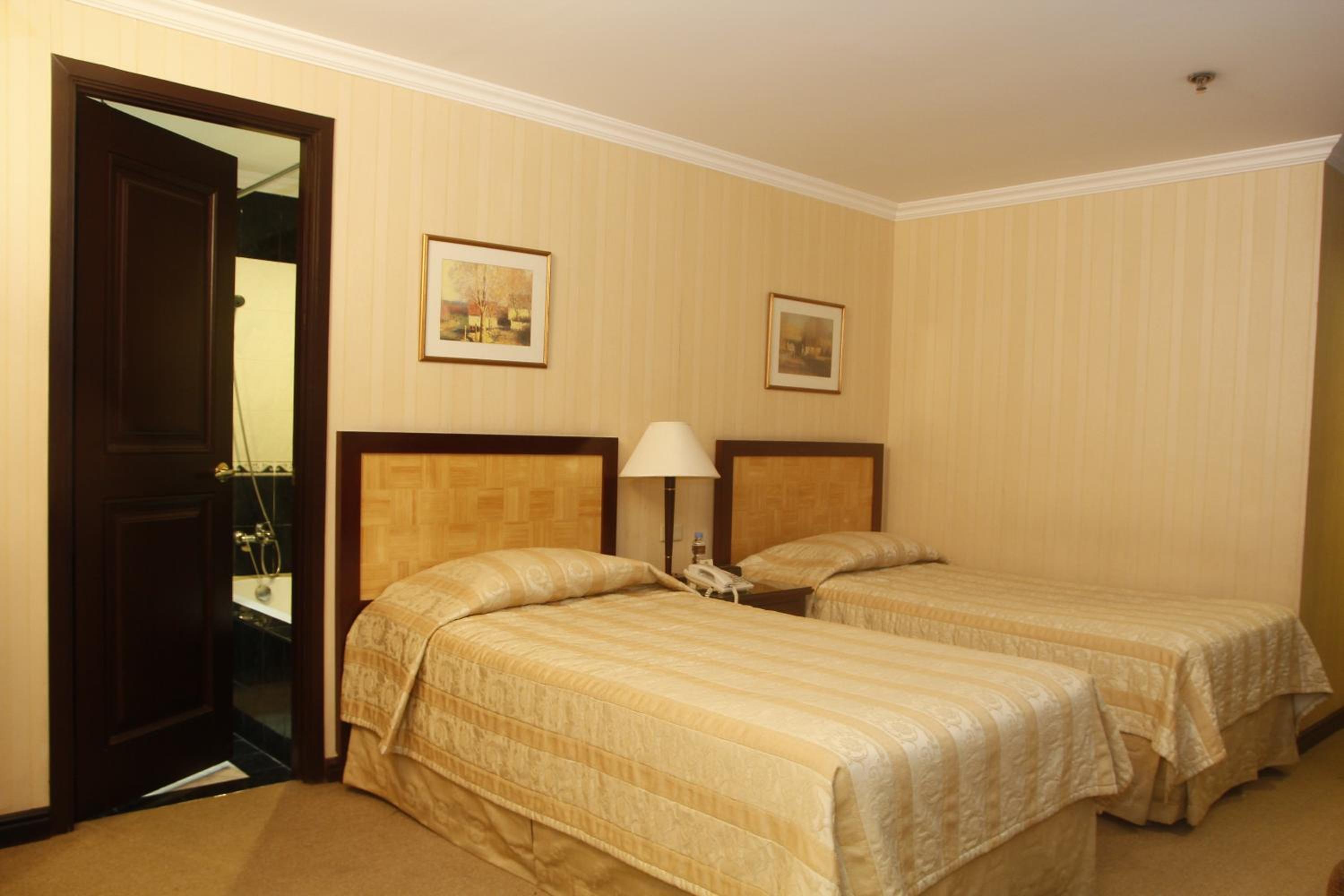 Superior Twin Room - Photo 6