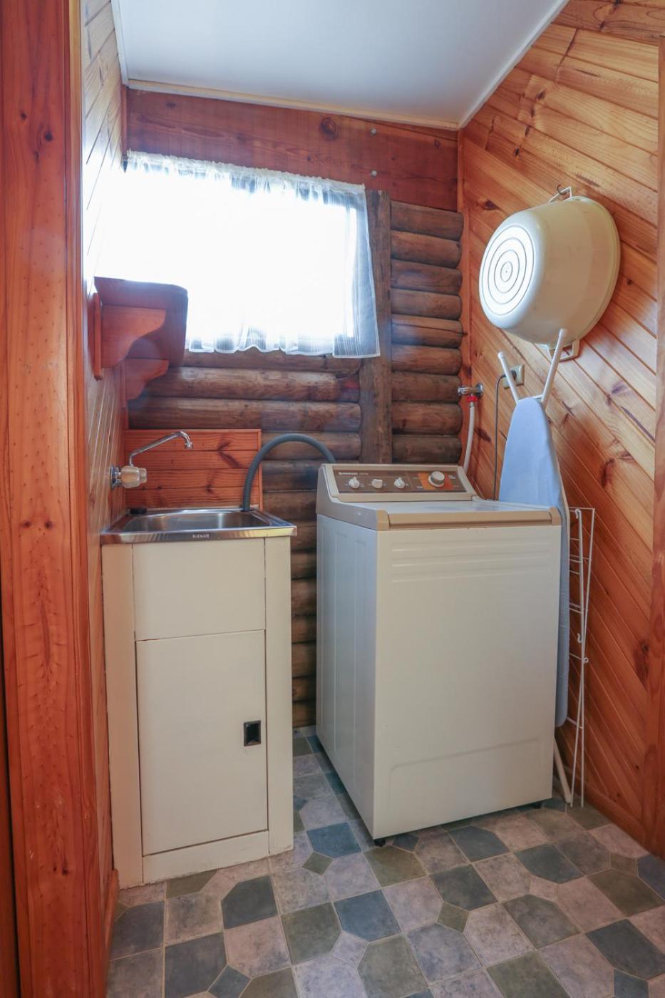 Two-Bedroom Cottage (Sleeps 6) photo 3