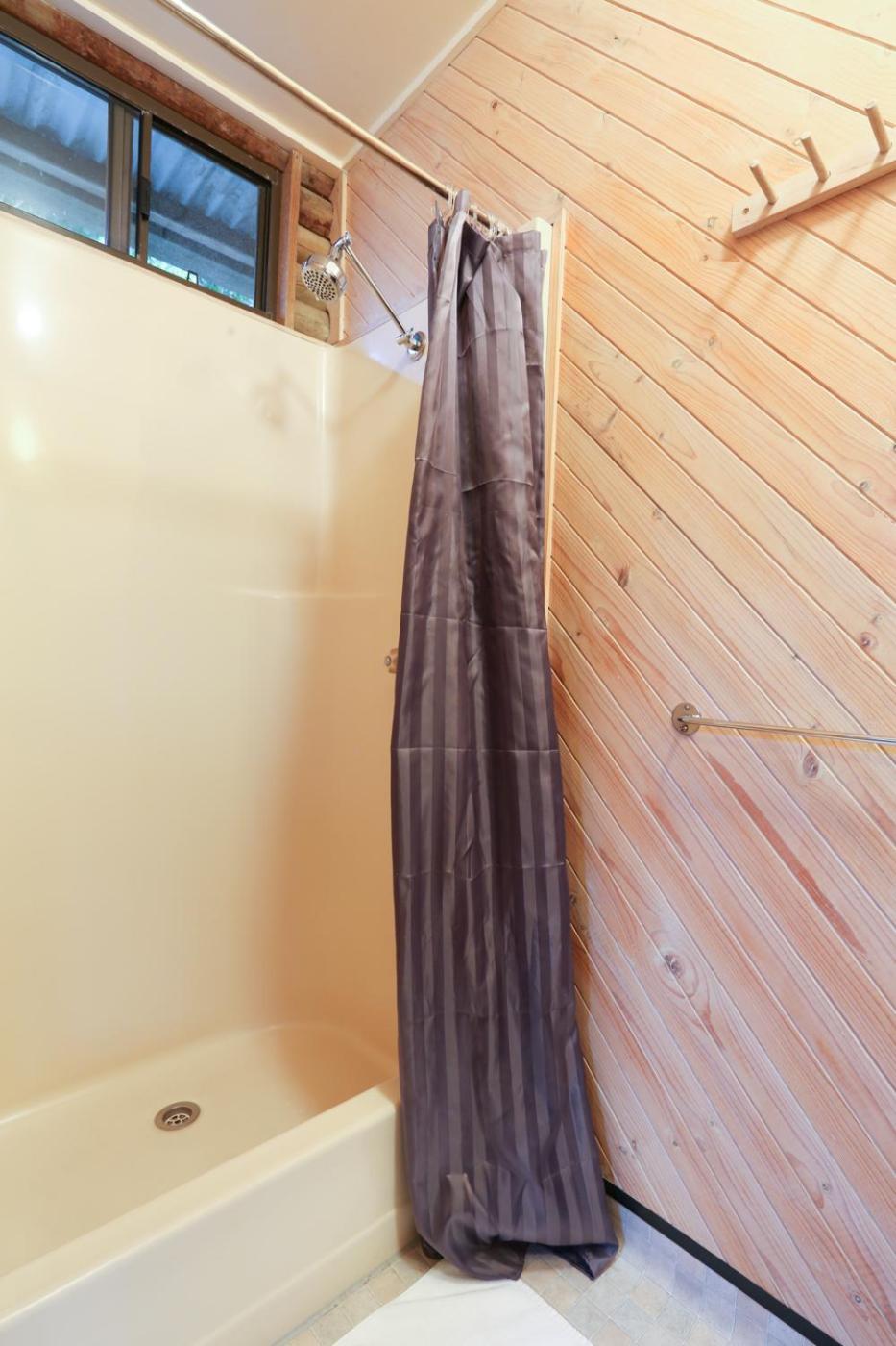 One-Bedroom Cottage (Sleeps 2) photo 2