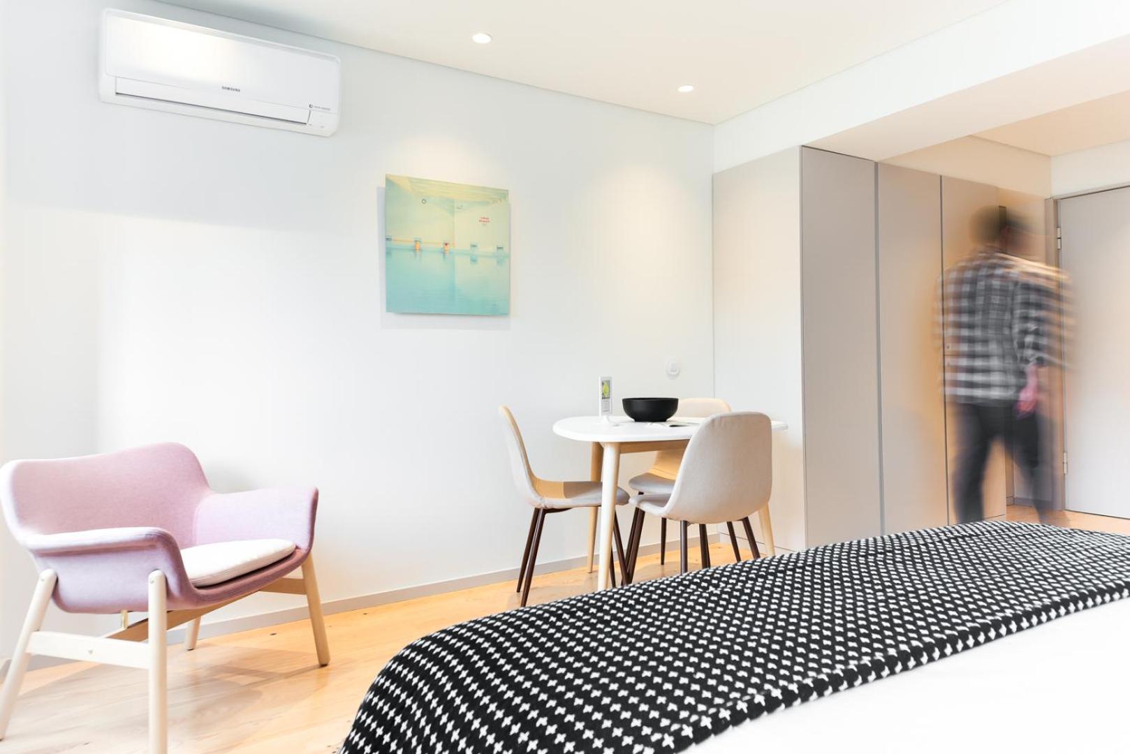 Studio Apartment - Photo 13