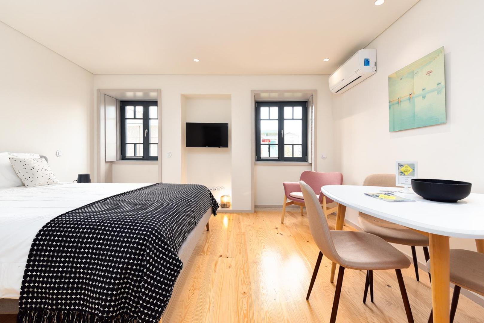 Studio Apartment - Photo 11