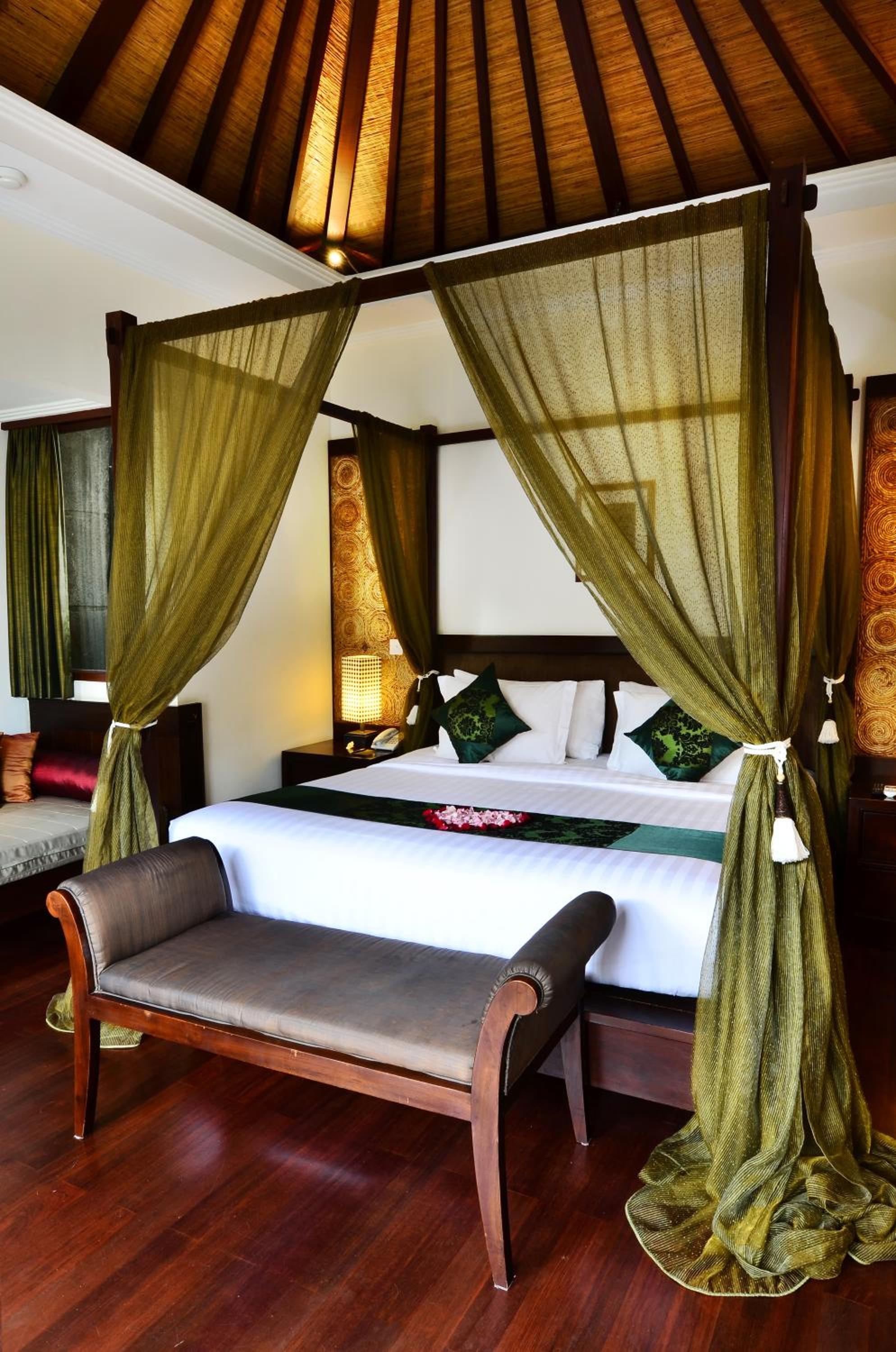 Special Offer - Honeymoon Package at One-Bedroom Villa with Private Pool - Photo 4