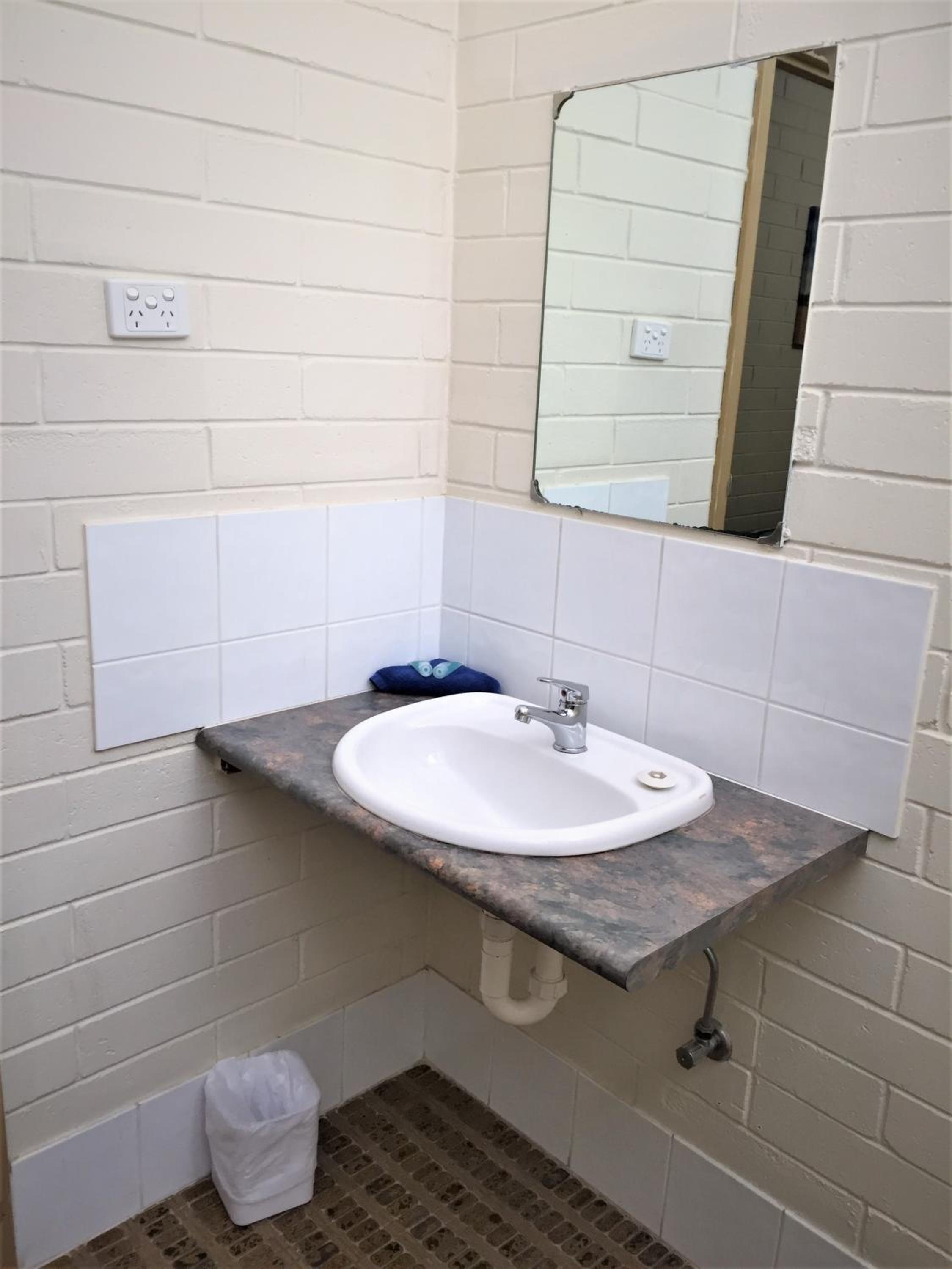 Budget Double Room - Pet Friendly photo 3