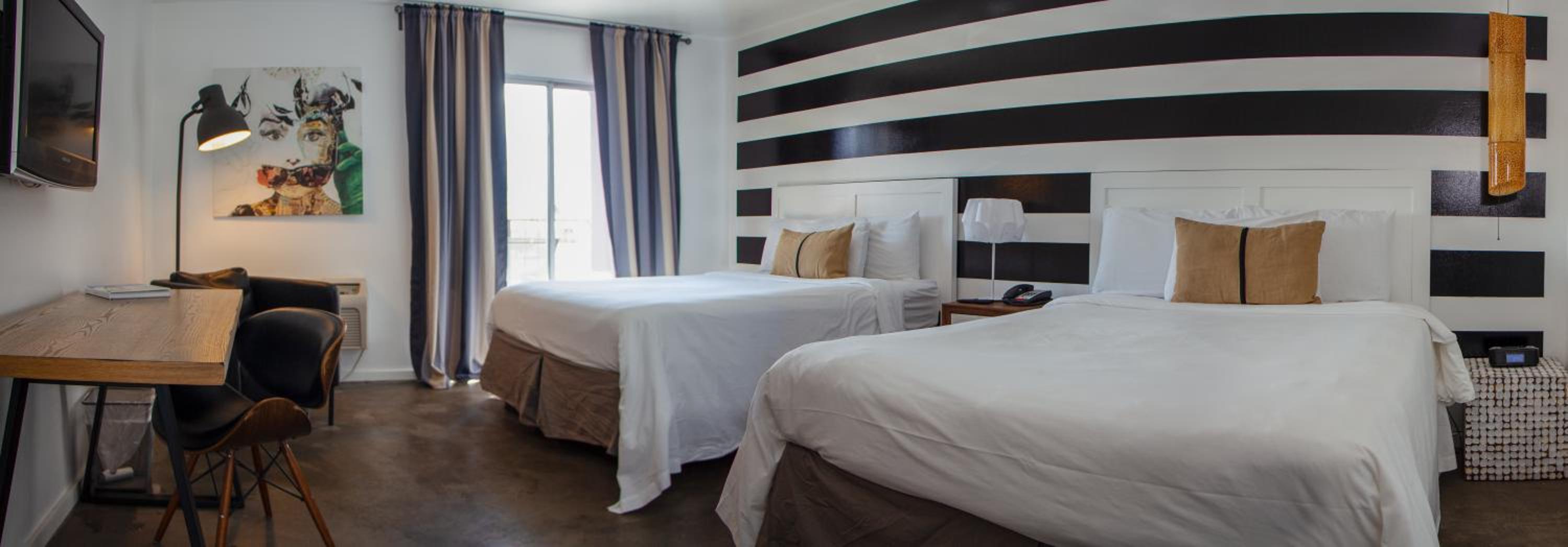 Queen Room with Two Queen Beds - Photo 3