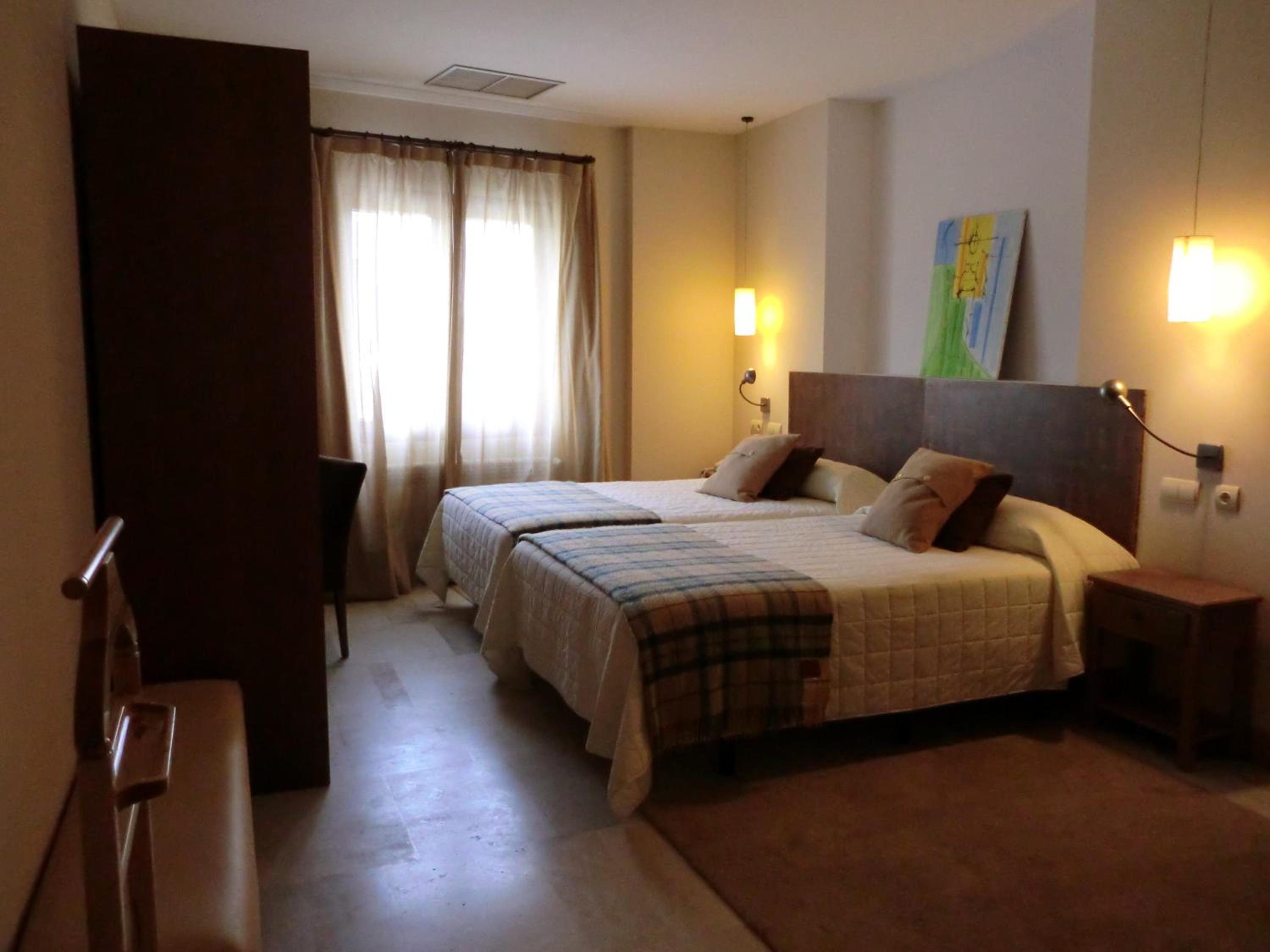 Double Room - Photo 5