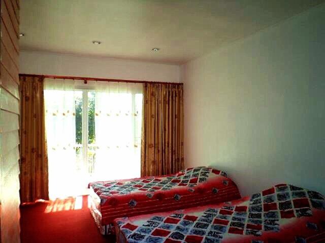 Quadruple Room with Balcony - Photo 6