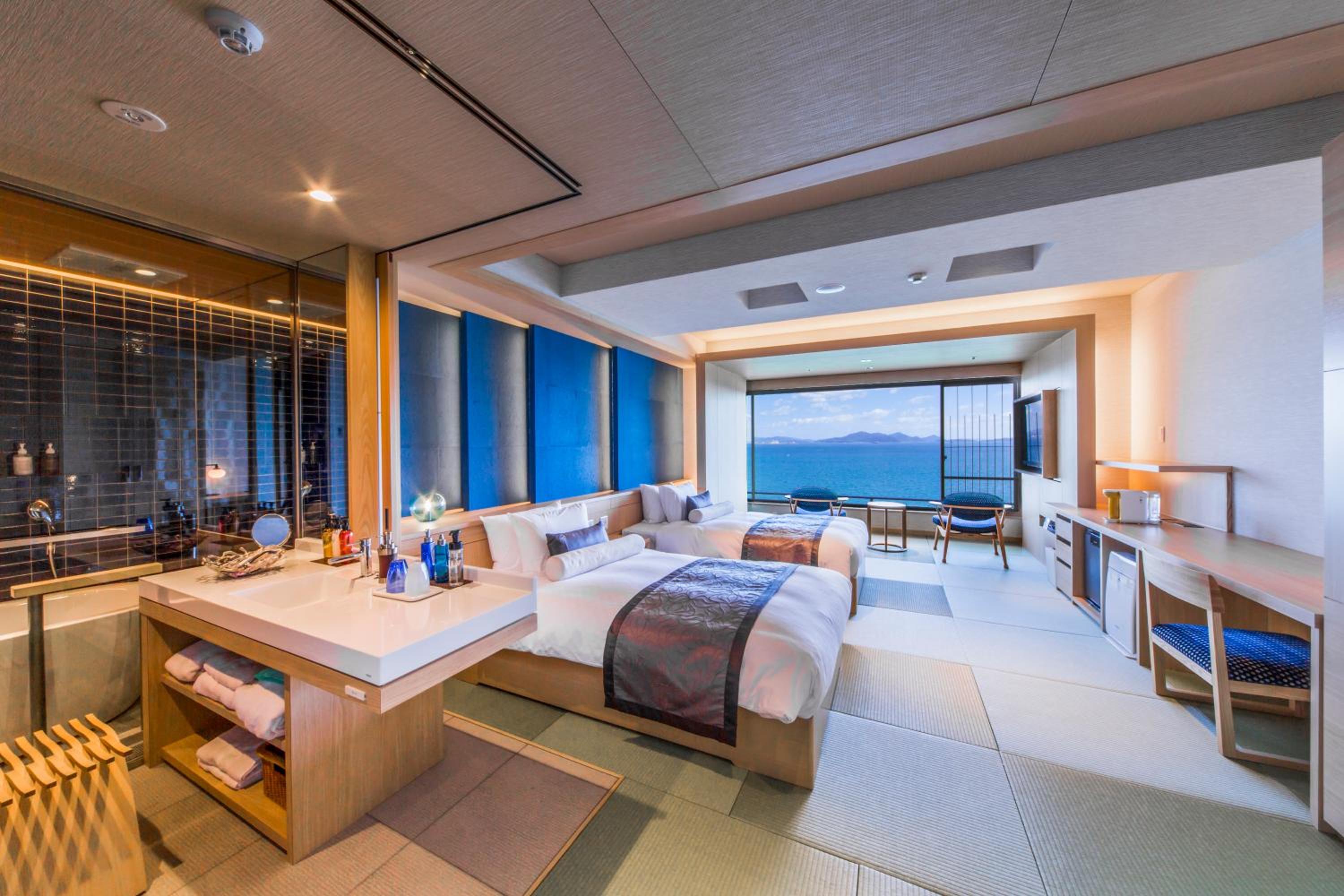 Premium Twin Room with Ocean View - Top Floor photo 2