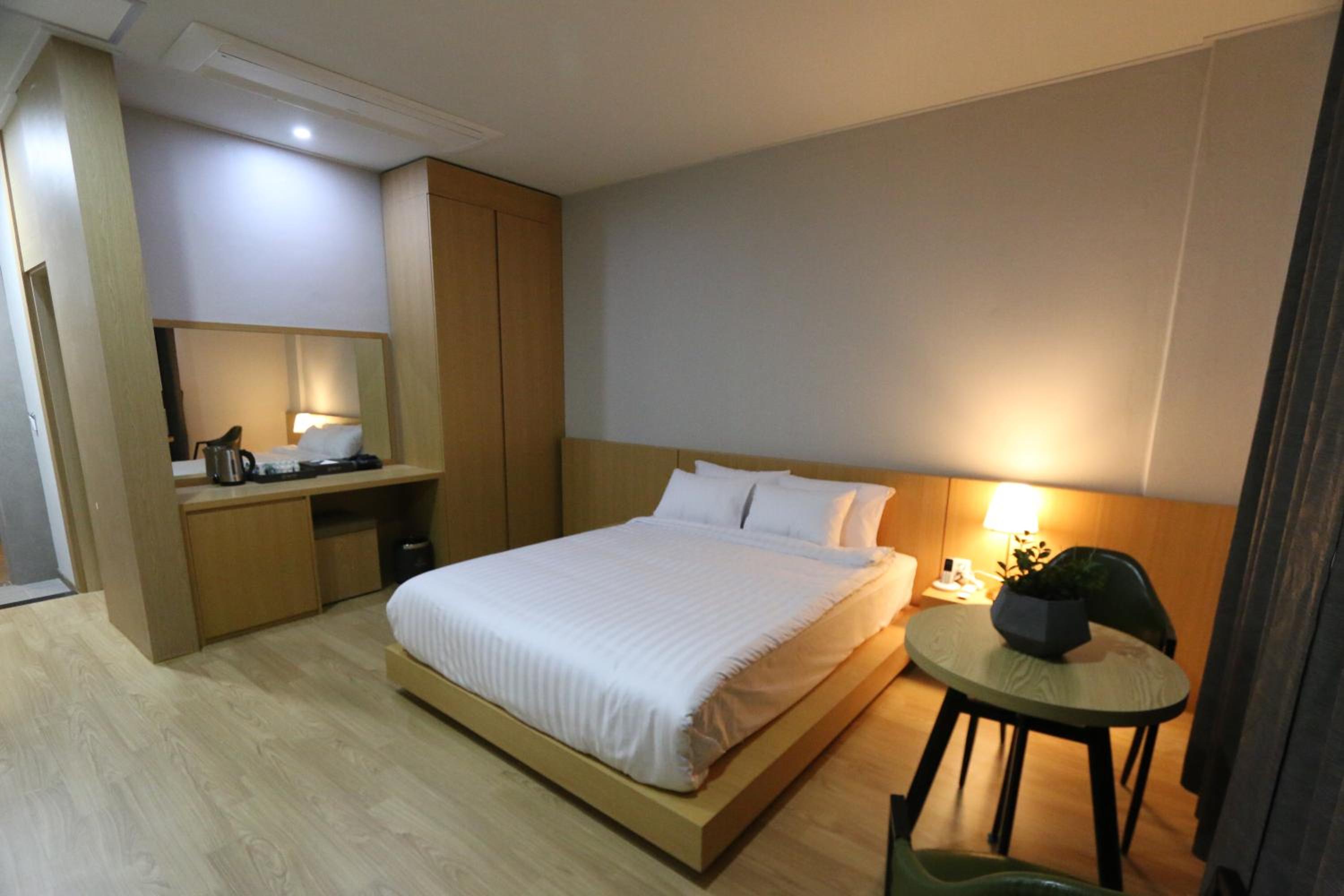 Standard Double Room - Photo 5