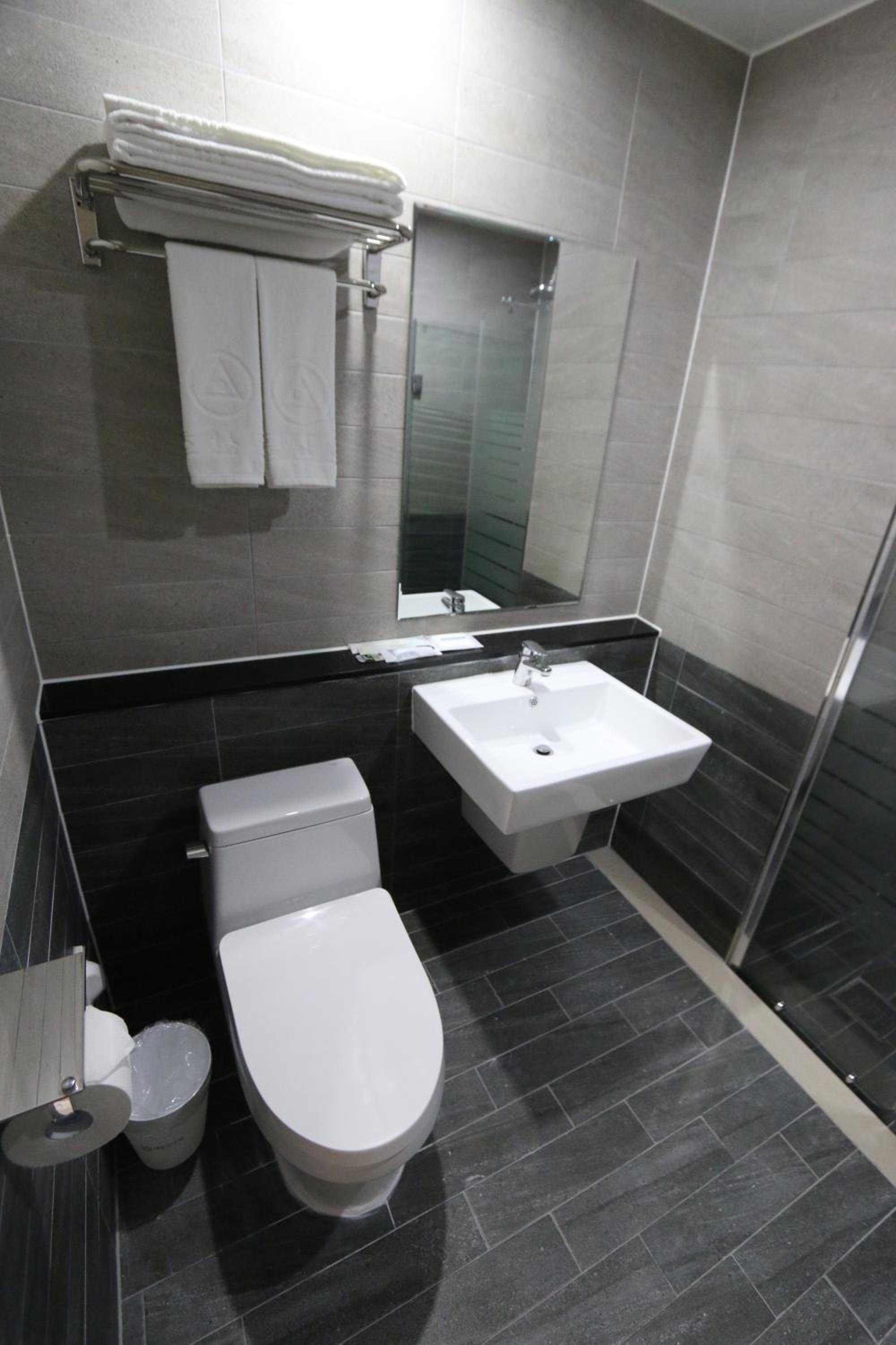 Standard Double Room - Photo 2