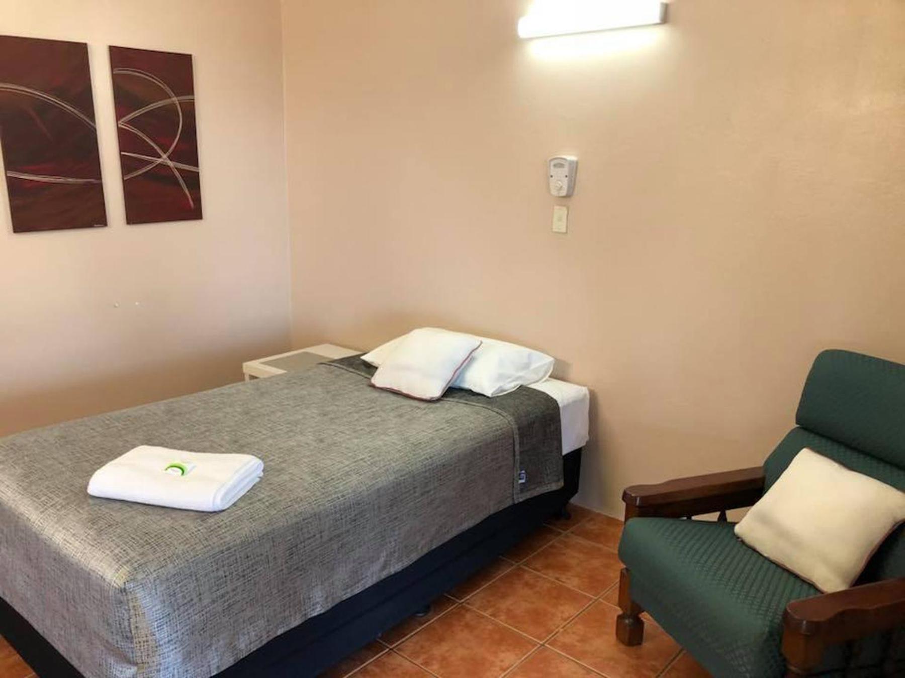 Standard Single Room photo 3